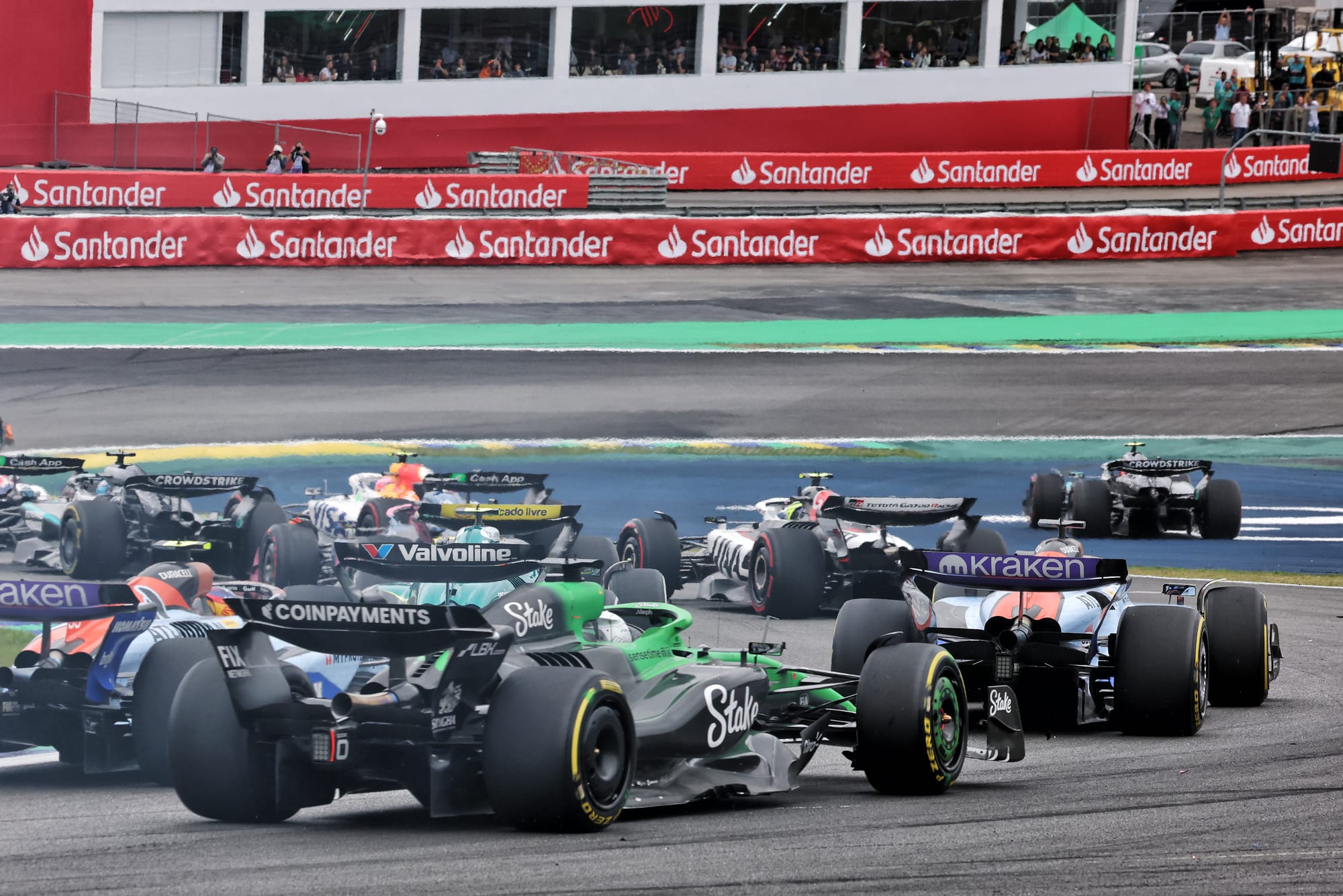 Grand Prix du Brésil F1 2025 🇧🇷: Norris s’envole, Verstappen héroïque, Antonelli éblouit