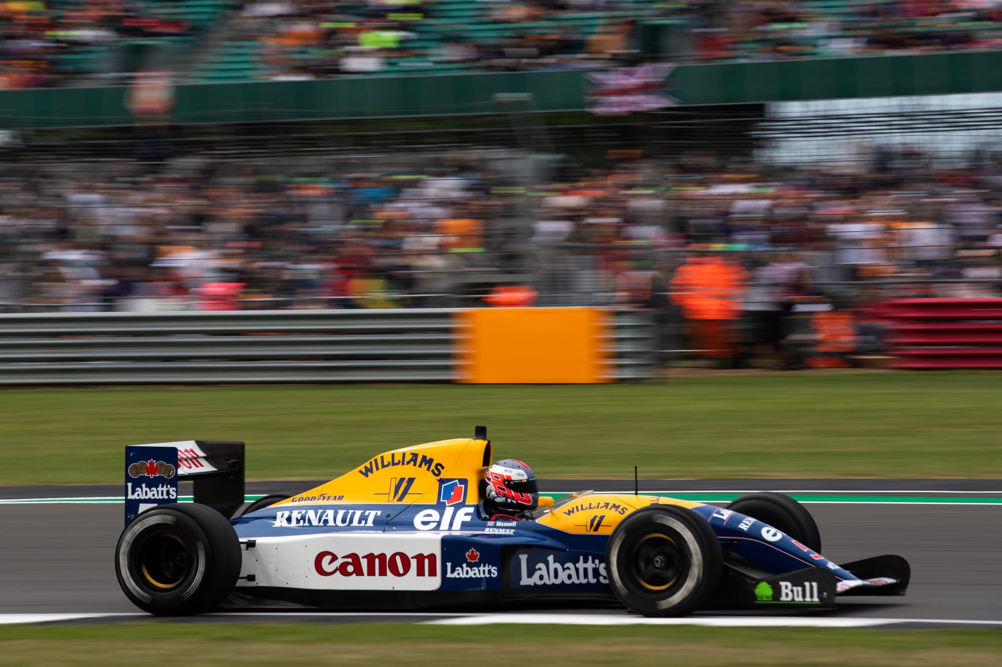 Faire revivre une F1 légendaire : secrets d’atelier, MotoGP 2026 et coulisses de Las Vegas 🔥