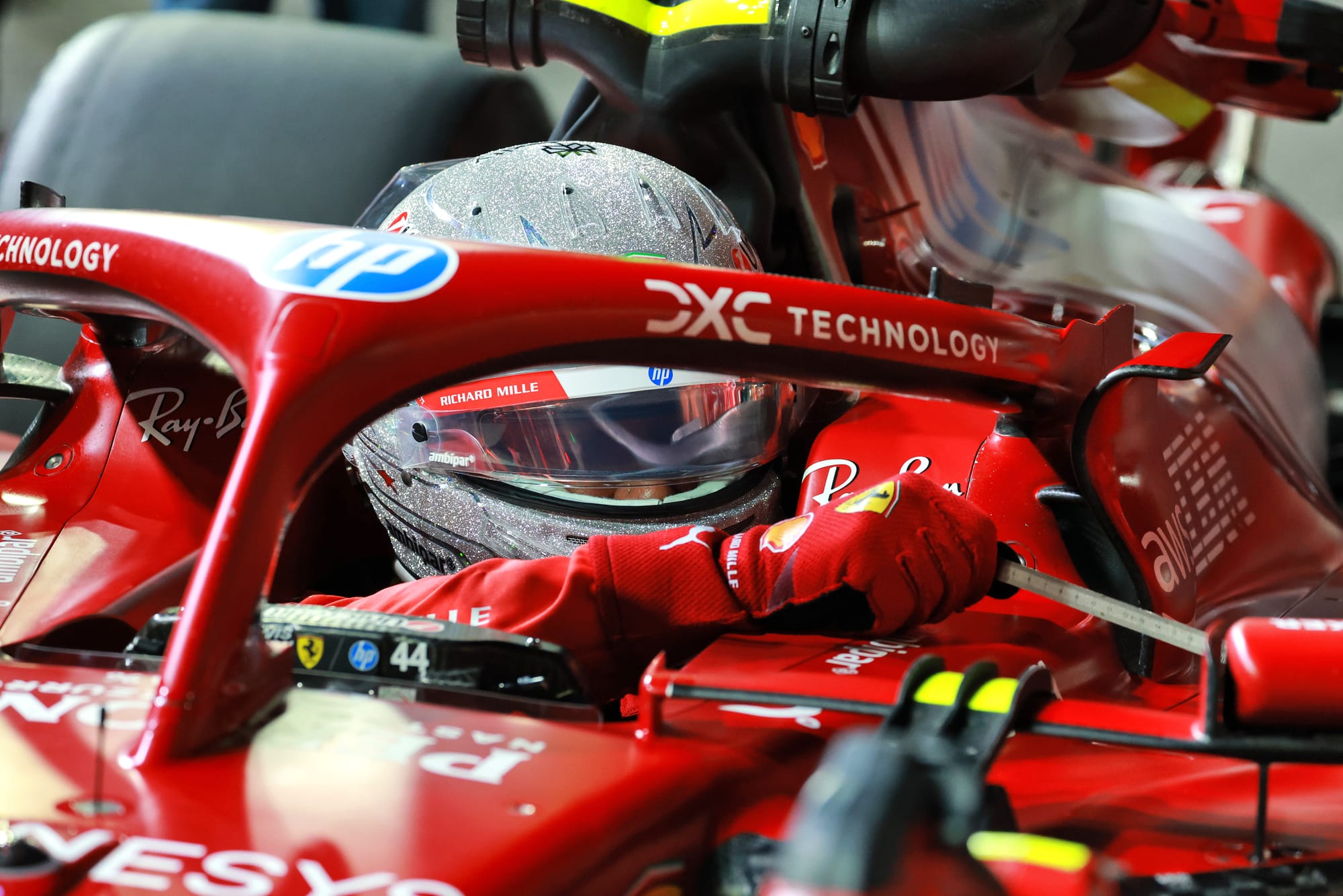 Hamilton s’enlise à Las Vegas : « ma pire saison » vire au cauchemar 😔