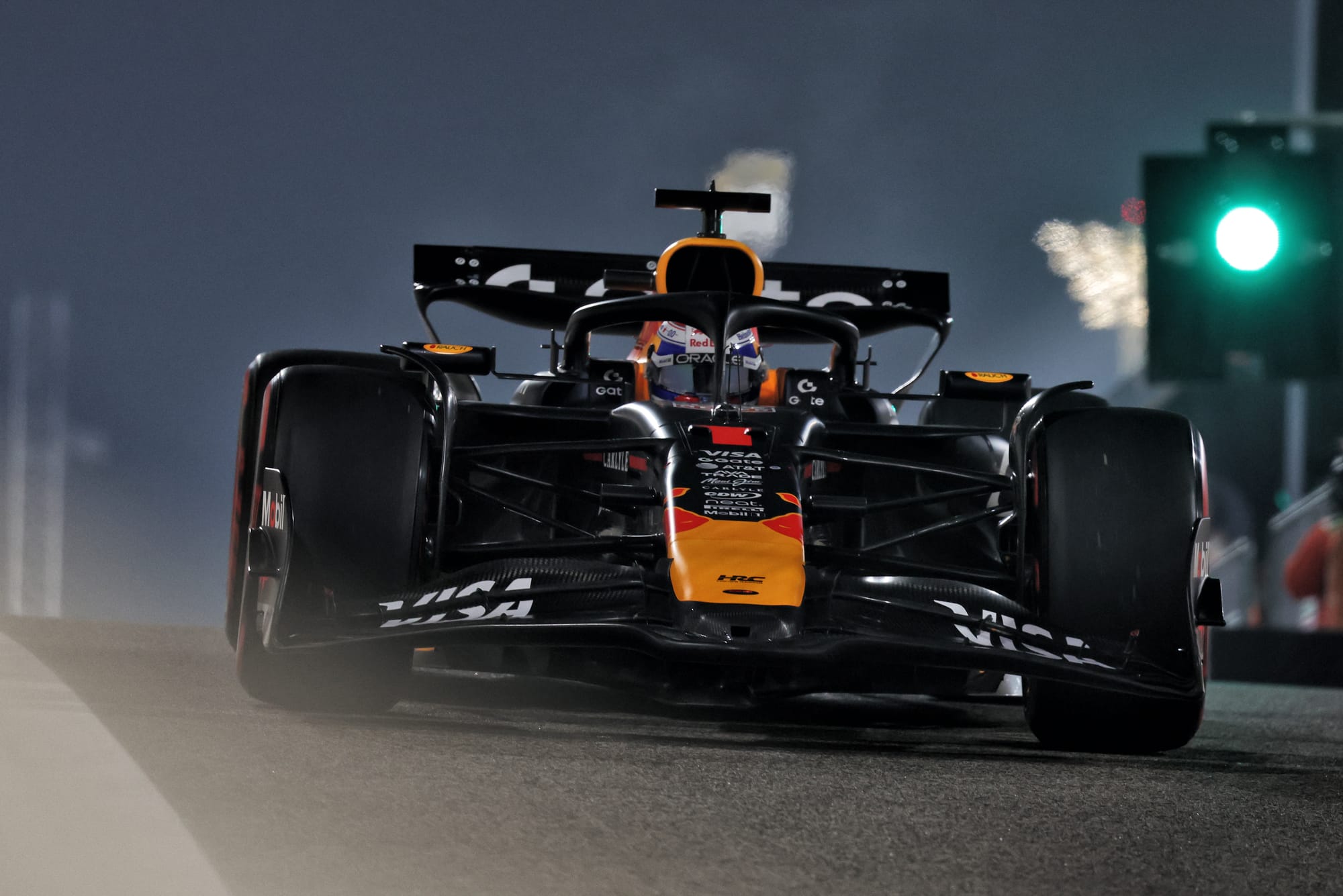 Pole de Verstappen Ă Abou Dhabi 2025 : McLaren Ă lâaffĂ»t, une finale sous haute tension