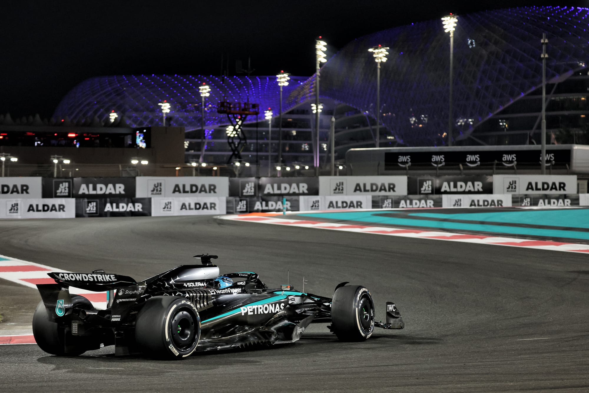 Mercedes en difficulté de rythme et de dégradation à Abou Dhabi 2025