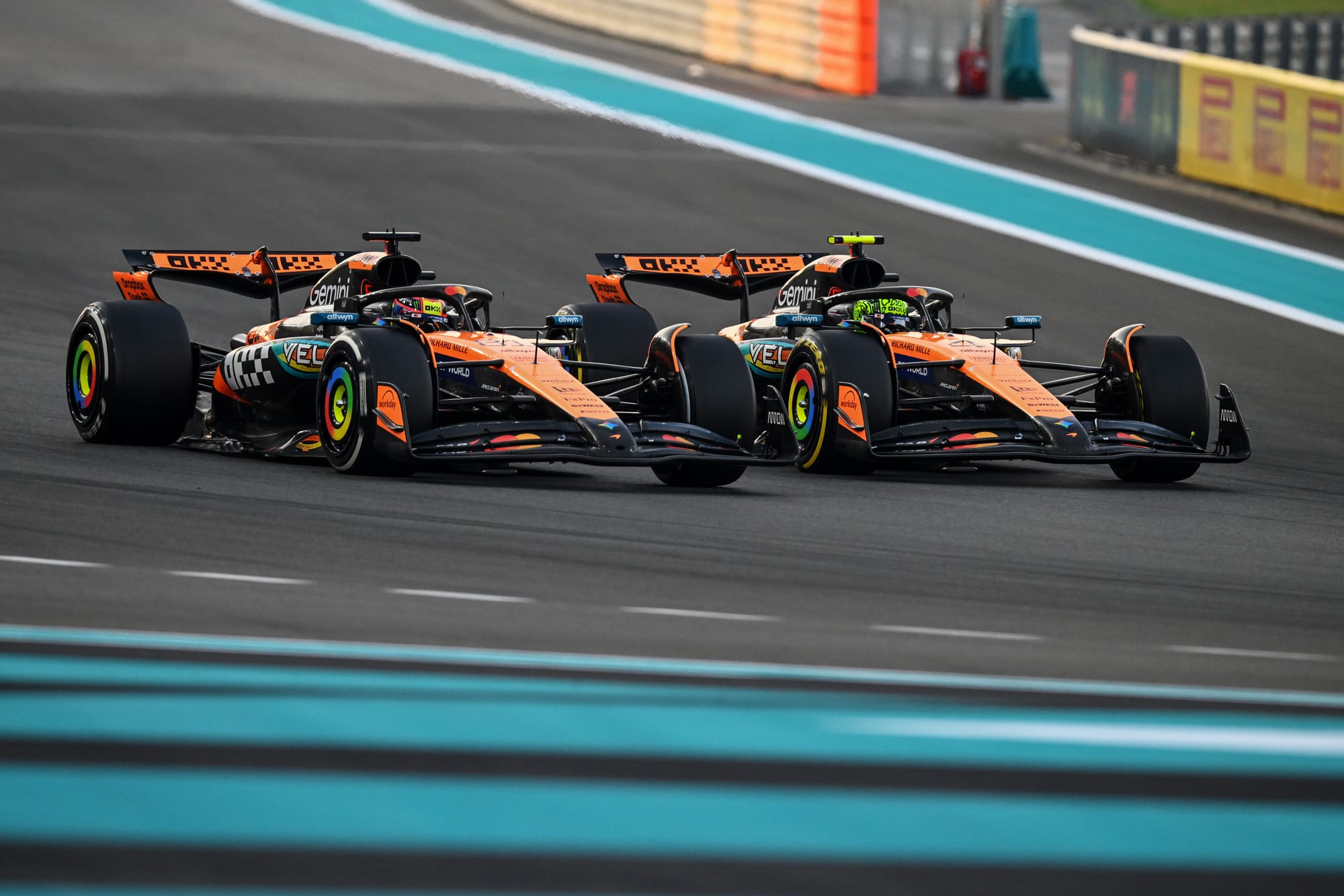 Abou Dhabi: un dépassement orchestré chez McLaren pour faire vaciller Verstappen 🚀