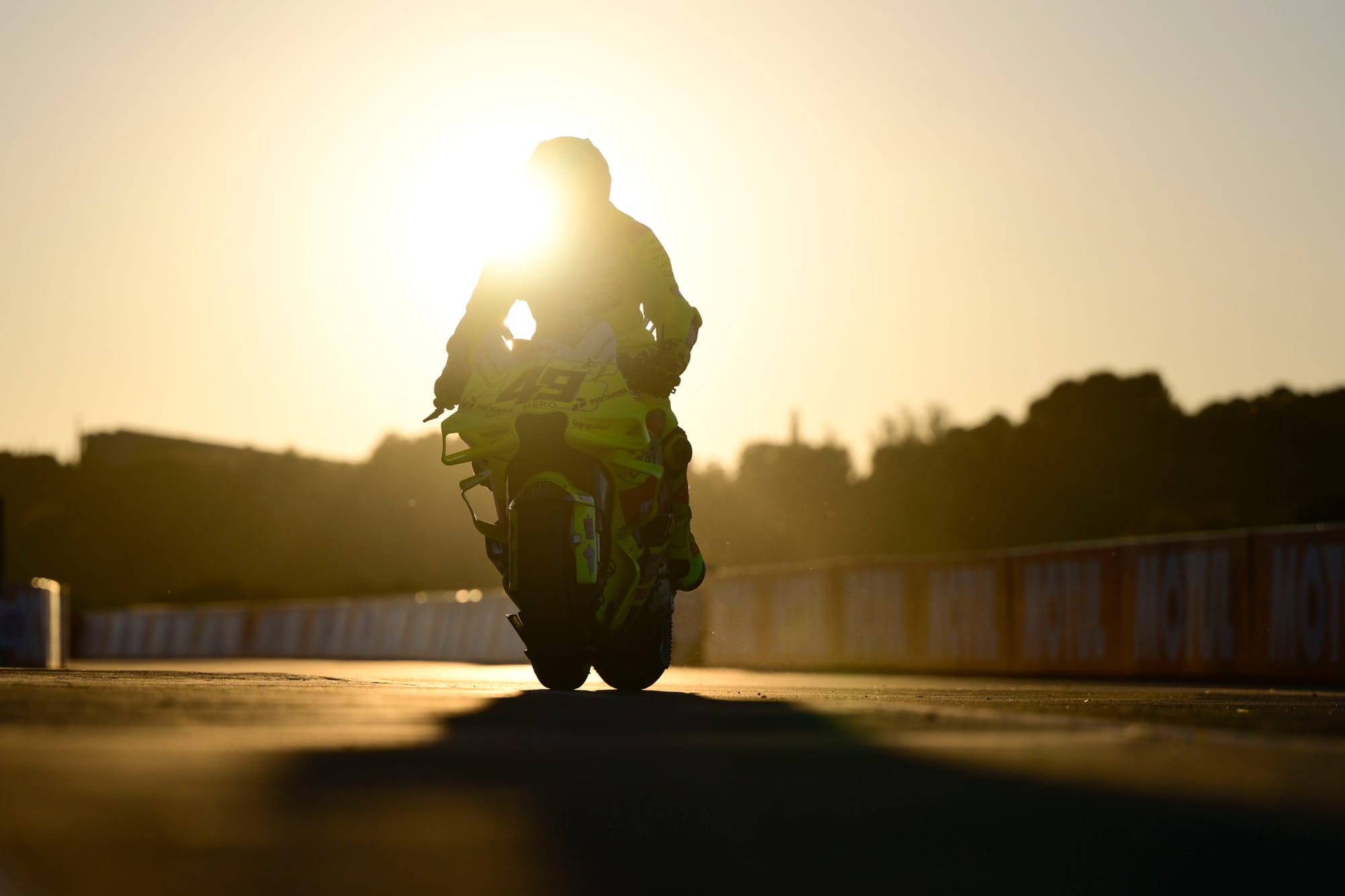 🏍️ Ducati et Di Giannantonio : pourquoi le déclic tarde (et comment tout peut changer en 2026)