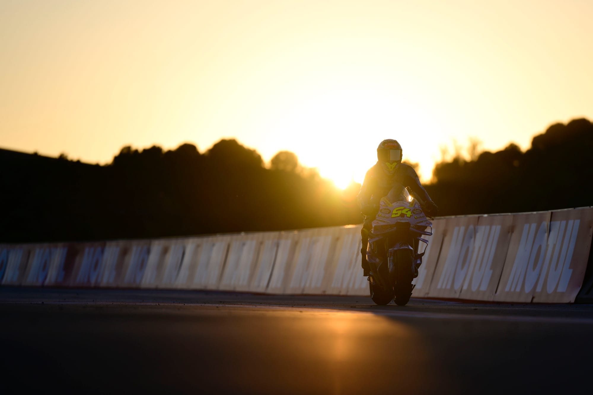 🩼 Fermin Aldeguer gravement blessé : une fracture du fémur menace sa 2e saison en MotoGP