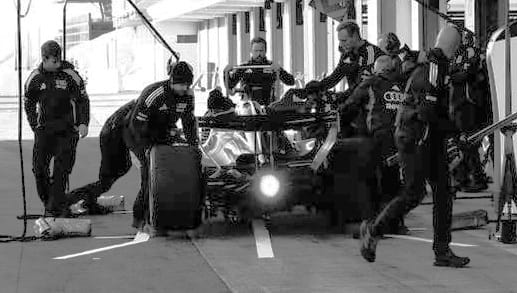 Arrière Audi 2026 : fond plat, canaux plus étroits et supports d’aileron arrière