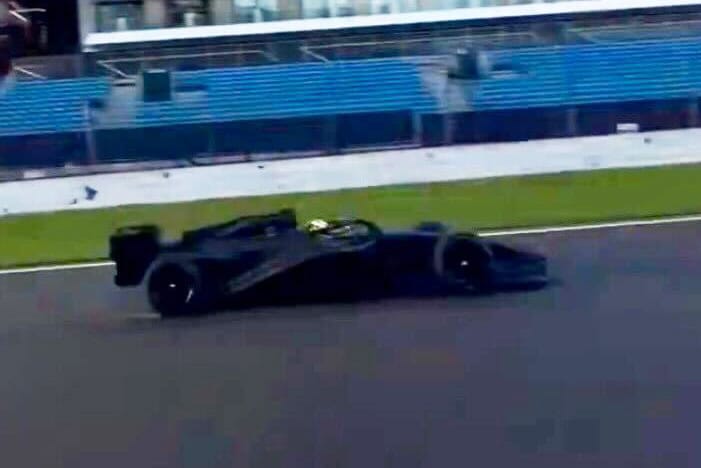 La F1 Cadillac 2026 fait ses débuts en piste