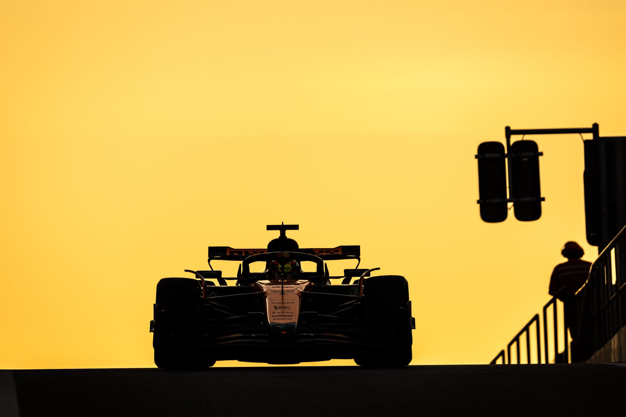 🔥 McLaren allume sa F1 2026 : premier démarrage réussi du MCL40