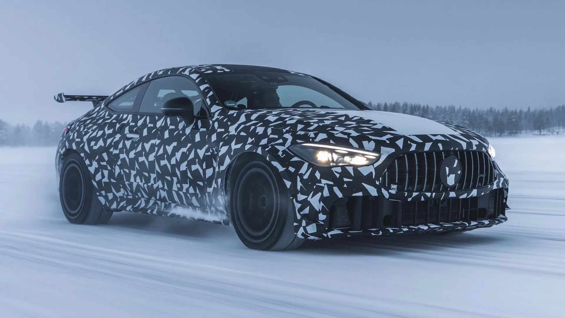 🏁 AMG Mythos : un CLE radical, ailé et taillé pour les collectionneurs