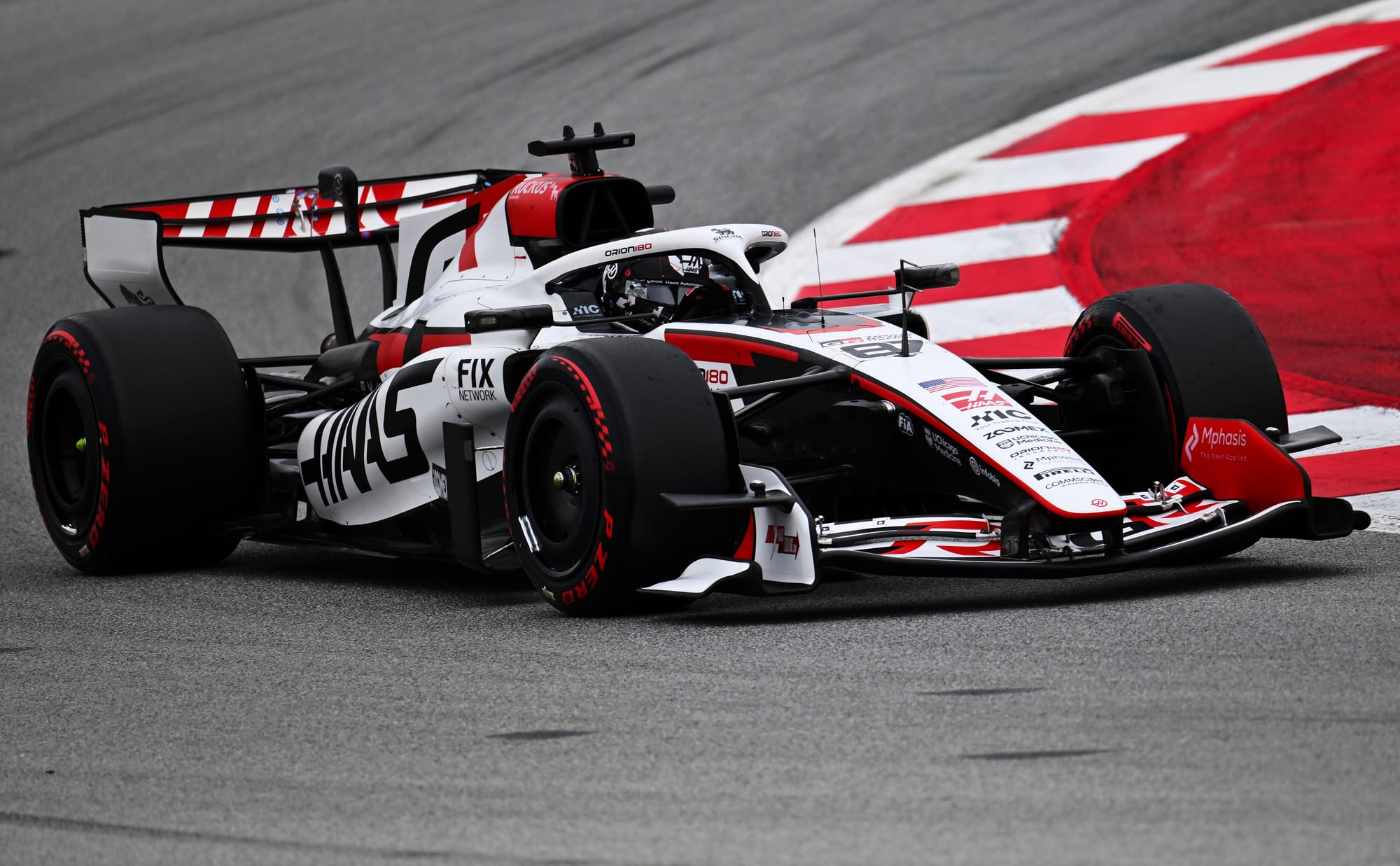Haas F1 2026 : concept minimal, équilibré, et très lisible avec éléments graphiques fluides