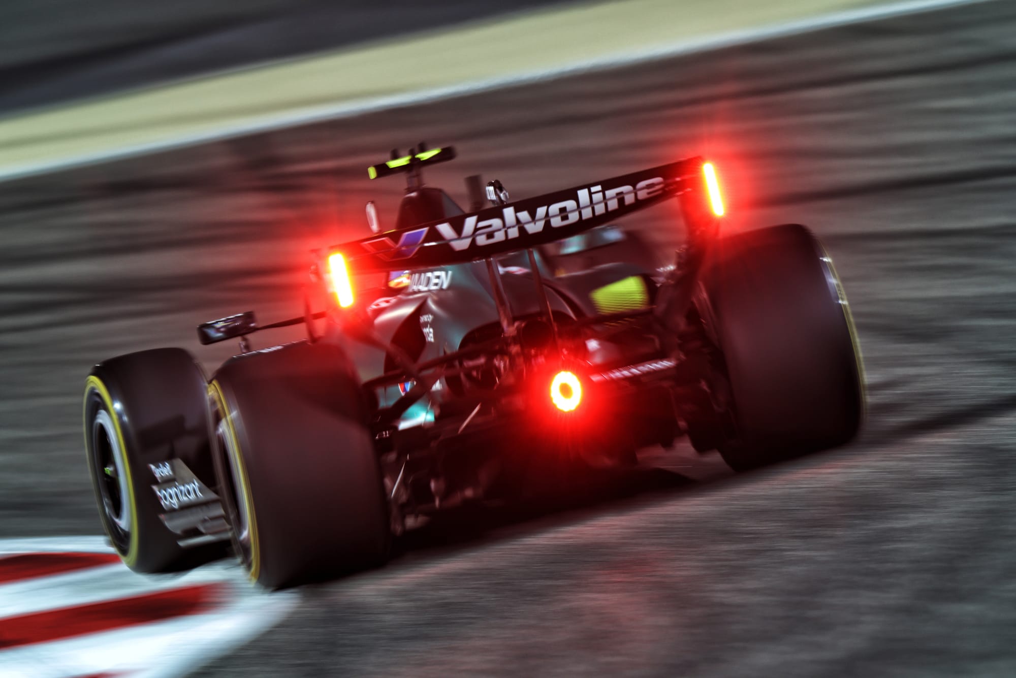 🔦 F1 2026 : les feux arrière clignotants révèlent enfin l’usage du MGU-K