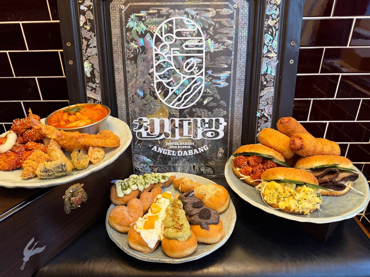 Un assortiment de snacks chez Angel Dabang.