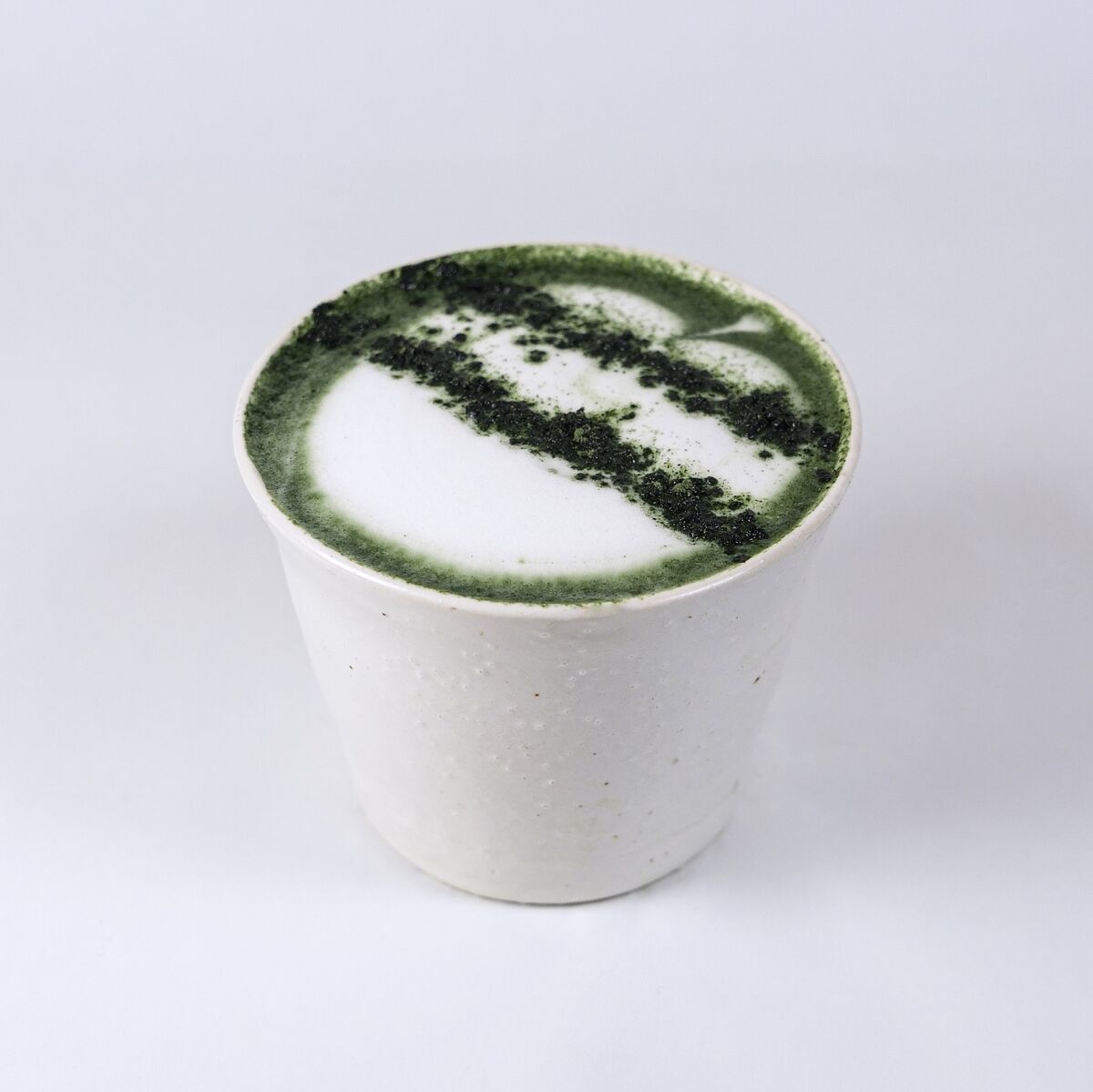 Latte chaud à l’armoise chez Look Left by Yugu.