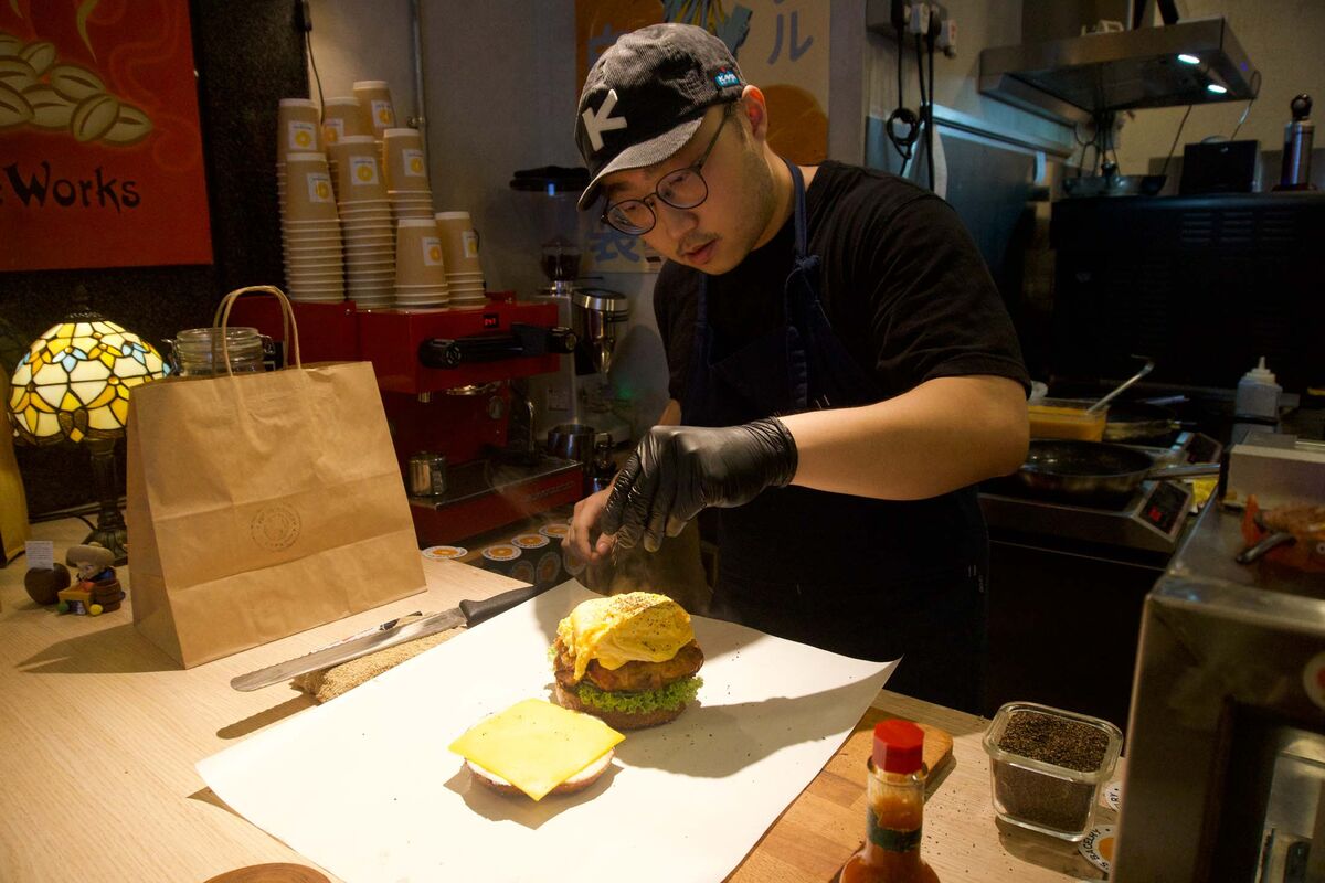 Préparation d’un bagel sandwich