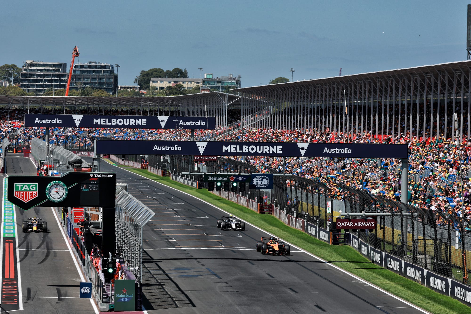 🏁 Piastri relance McLaren : meilleur temps des EL2 à Melbourne devant les Mercedes