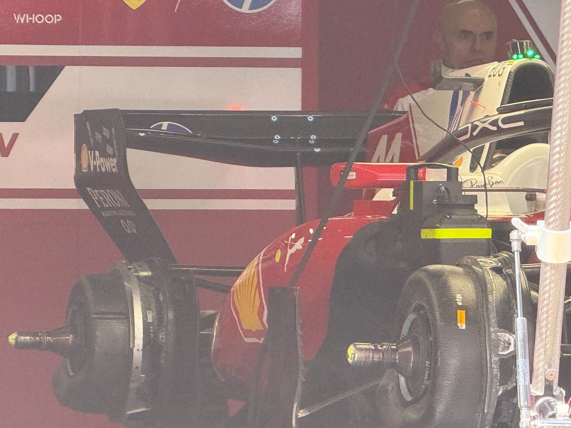 Ferrari sort son aile arrière « à l’envers » en Chine 🏎️