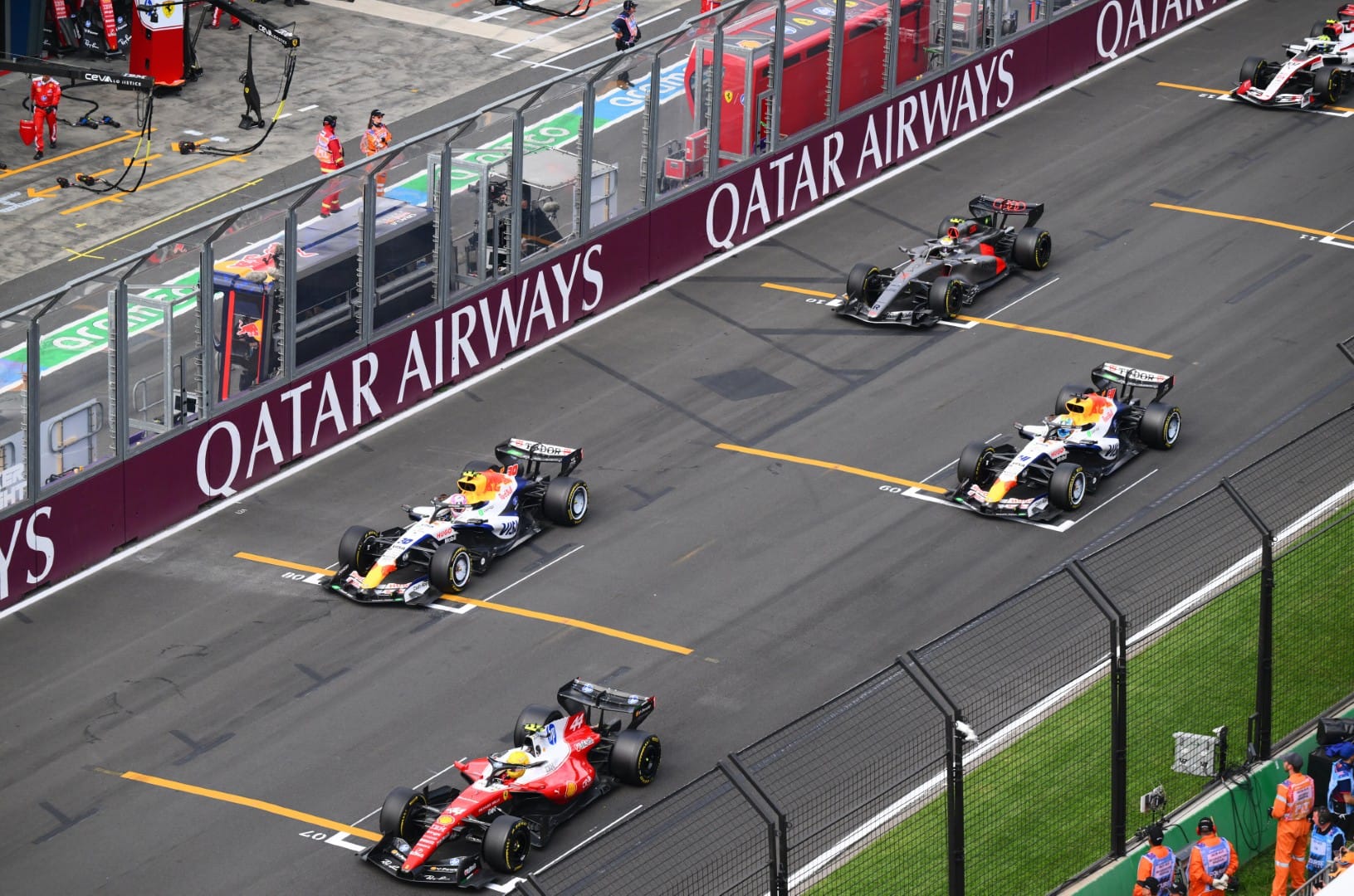 Ambiance dans le paddock : débats autour des départs au Grand Prix de Chine de F1