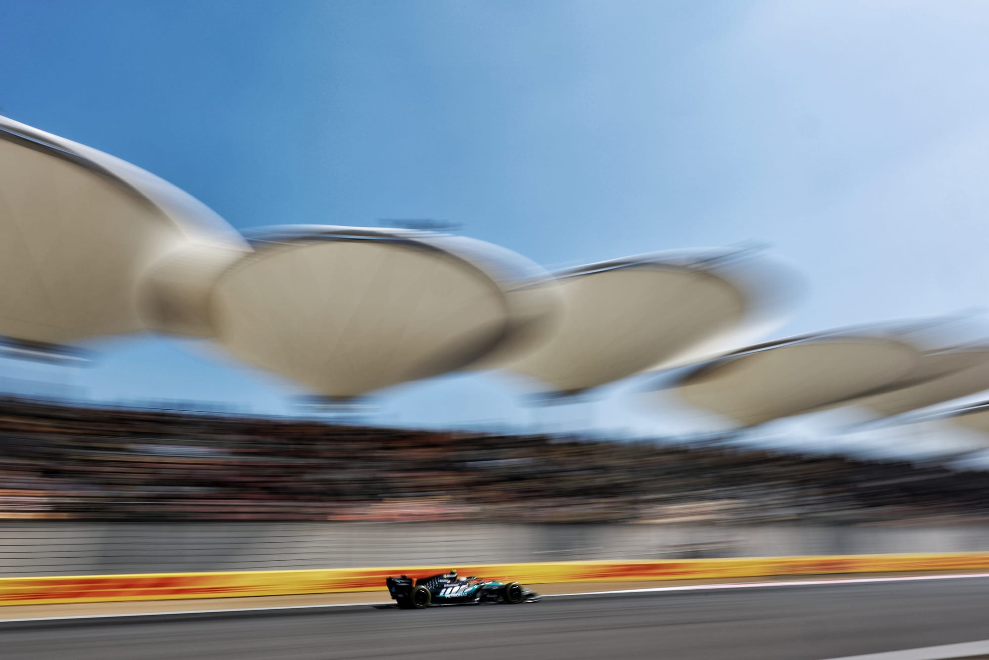 🏁 Russell devance Antonelli : doublé Mercedes lors de l’unique séance d’essais du GP de Chine