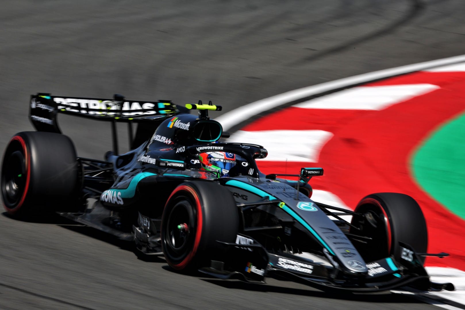 Antonelli frappe fort à Shanghai : pole historique et doublé Mercedes