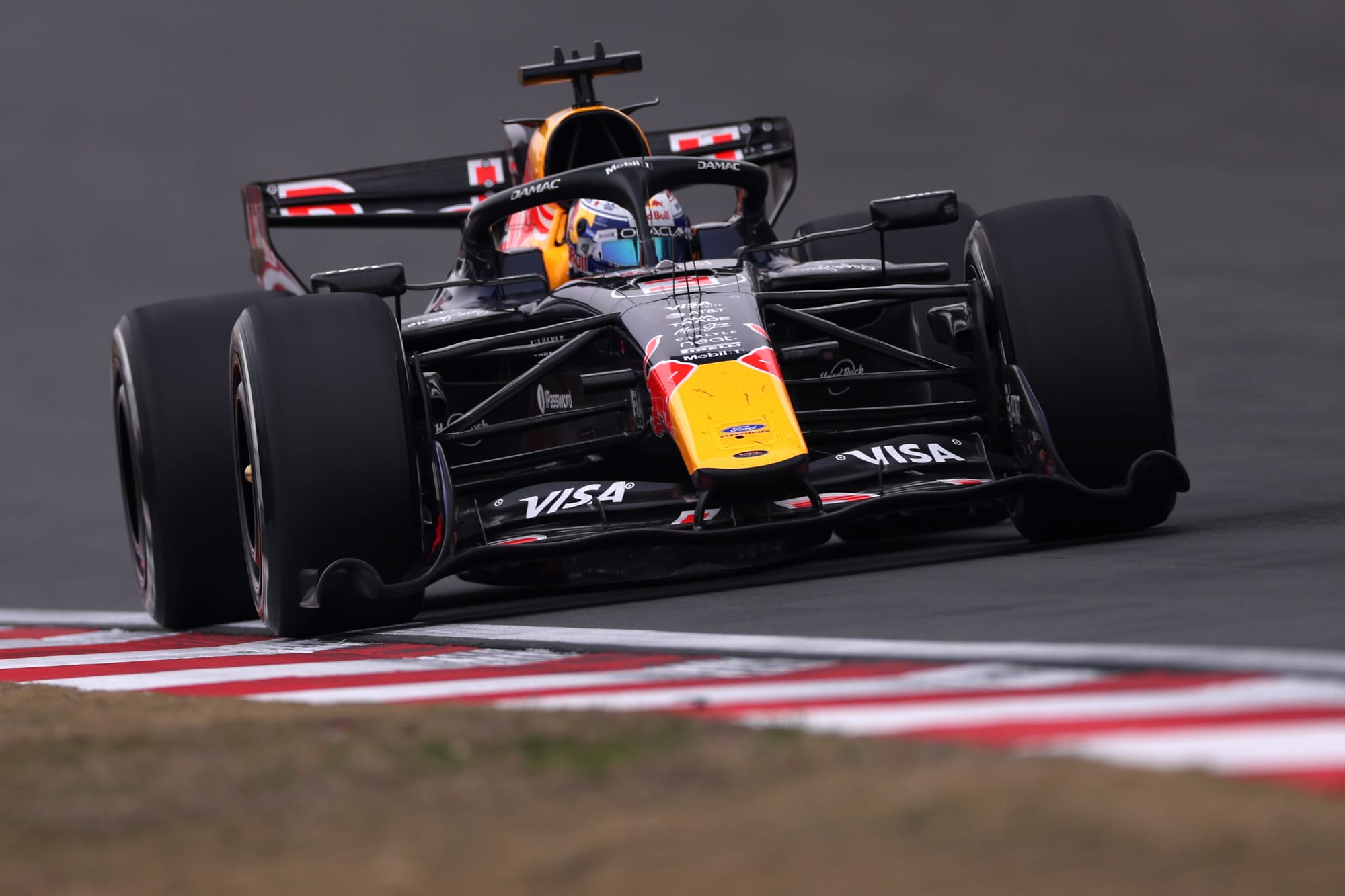 Verstappen lance sa plus grande attaque contre la course « terrible » de 2026