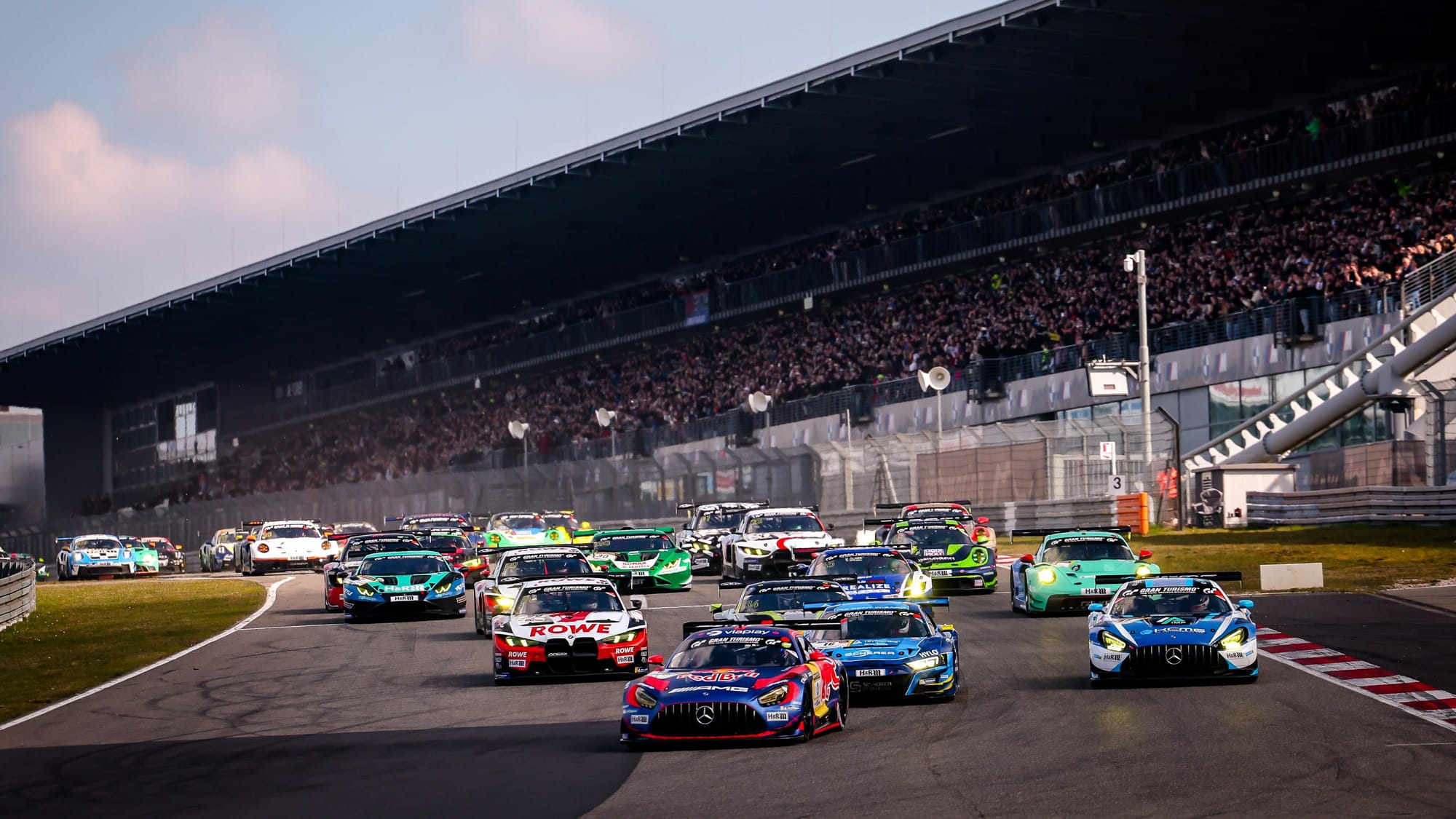 đïž Verstappen rĂ©cidive en GT3 sur la Nordschleife avant son grand dĂ©fi des 24 Heures