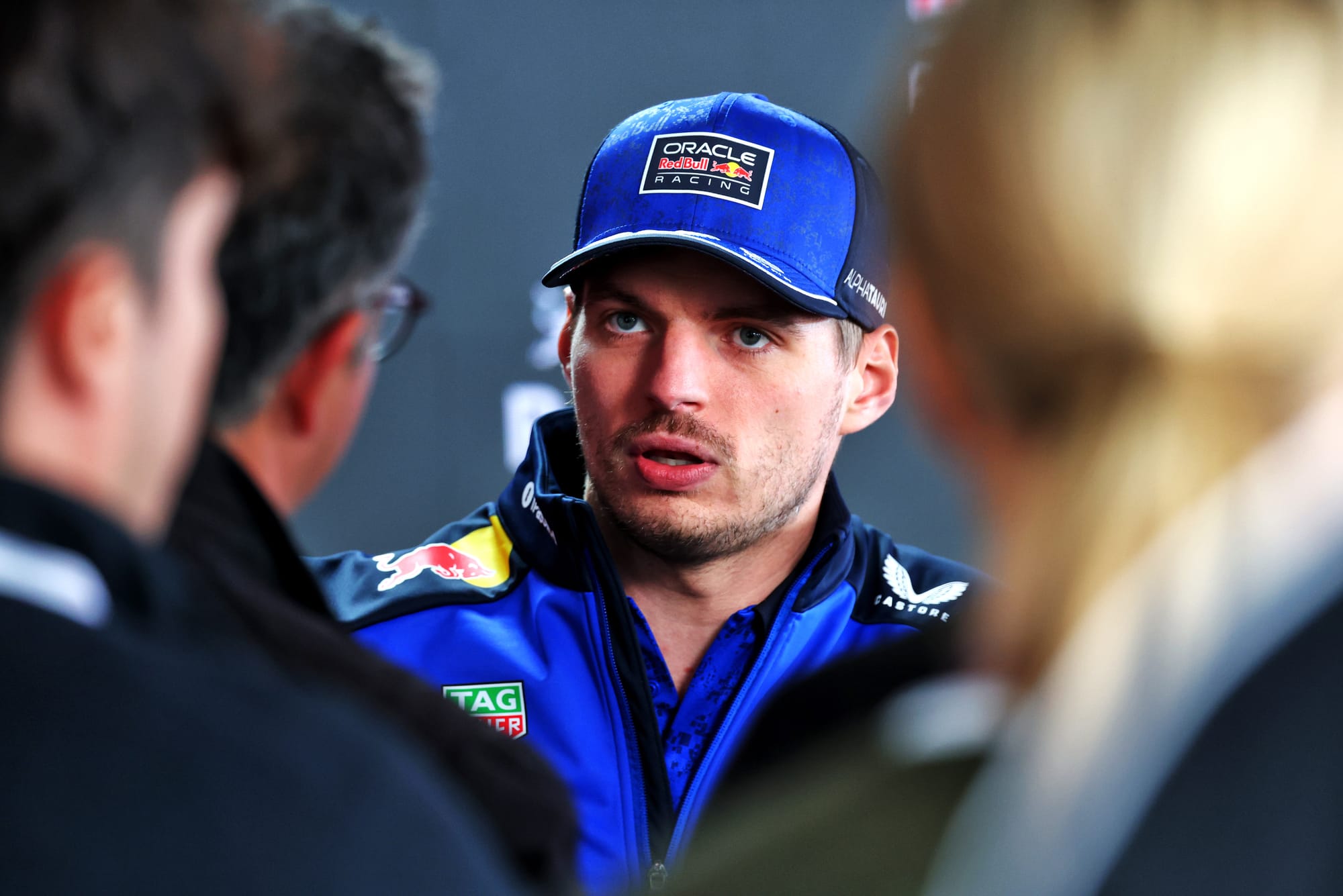 Le regard d’un champion de F1 sur Verstappen face aux médias