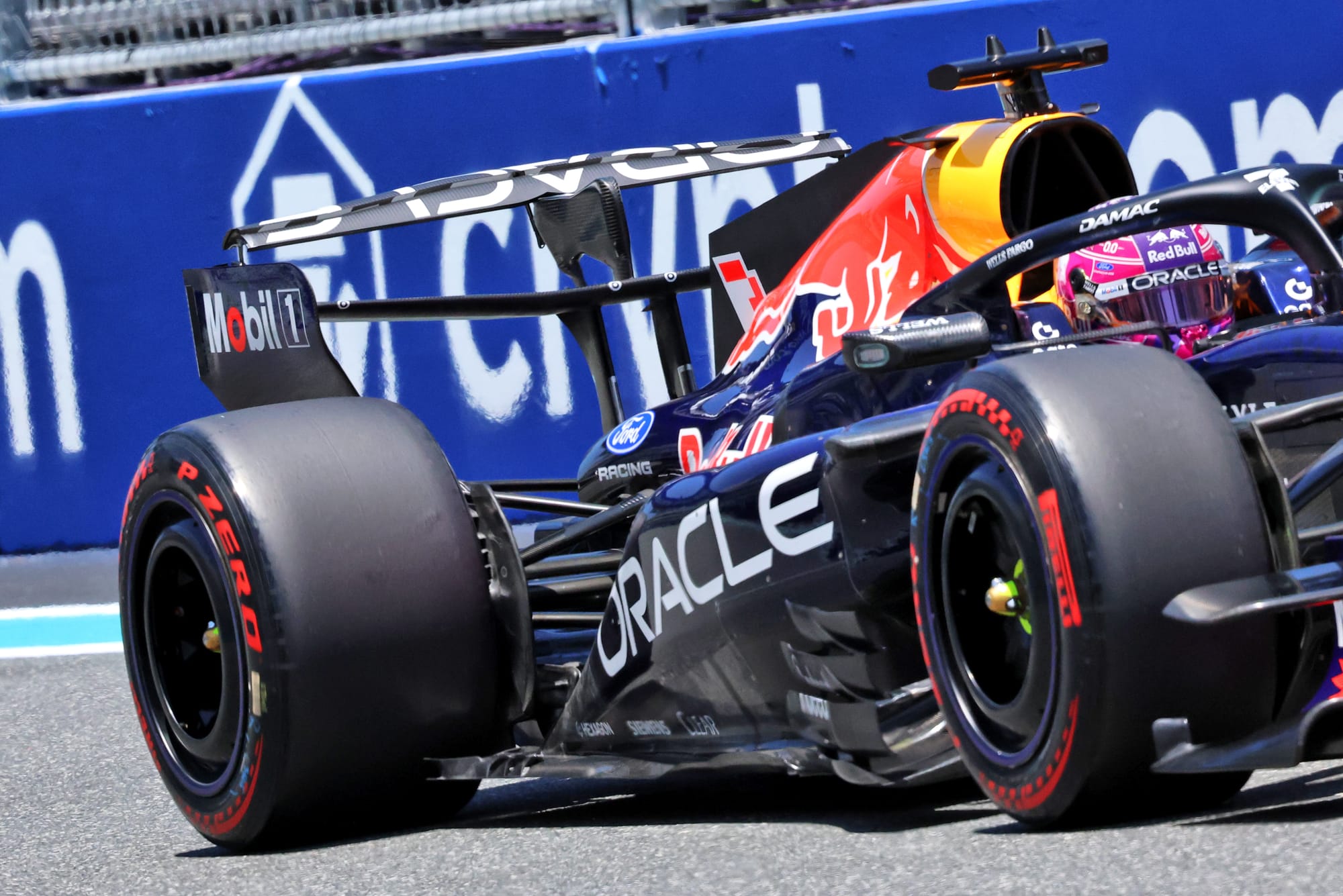 F1 : Red Bull adopte l’aileron arrière inversé façon Ferrari et pousse le concept plus loin