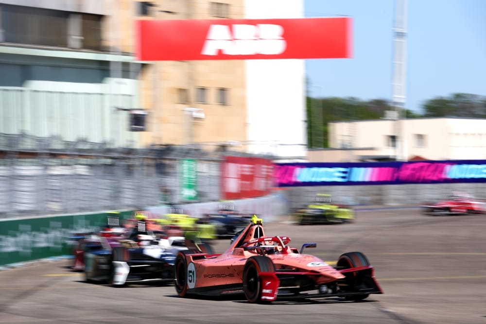 Berlin en Formula E : Nico Müller s’impose enfin, Porsche gagne mais perd la tête du championnat