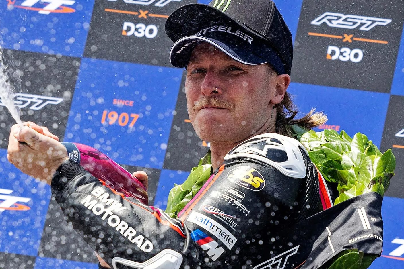 Isle of Man TT 2026 : Davey Todd, vainqueur sortant du Superbike, déclaré inapte après sa grave chute