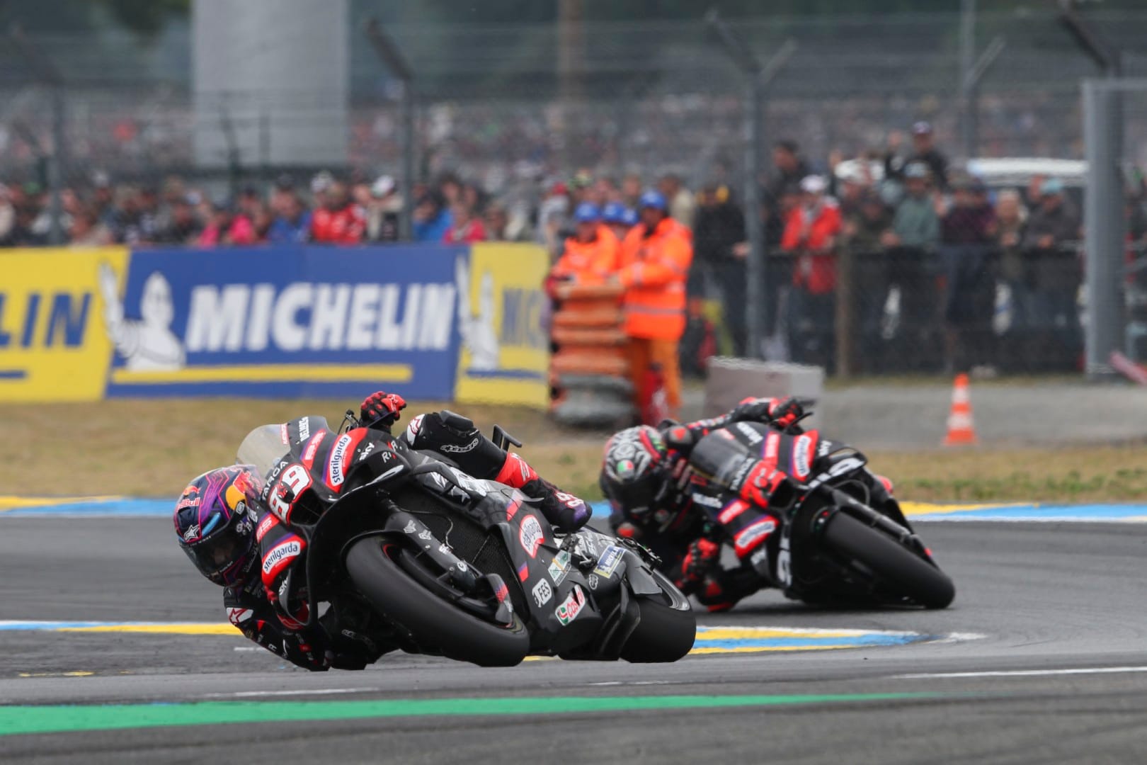 Un point d’écart, deux prétendants : Aprilia au cœur du duel Bezzecchi-Martin
