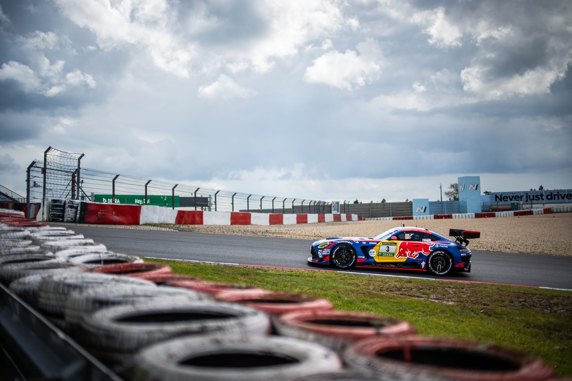Verstappen se lance aux 24 Heures du Nürburgring : suivez la course en direct