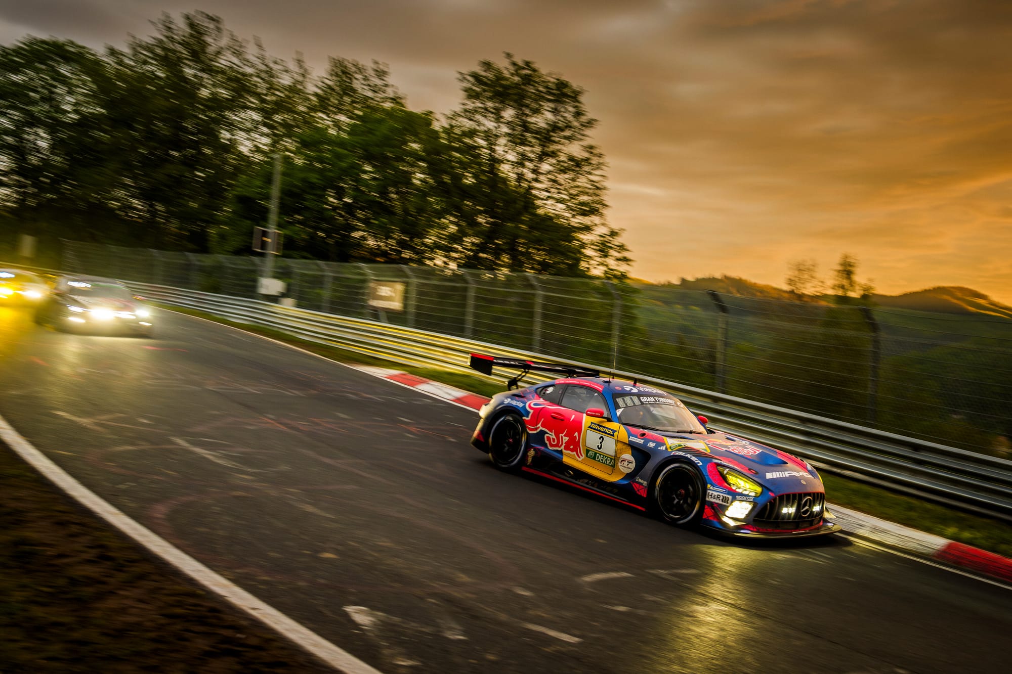 Verstappen en route vers une victoire dès ses débuts aux 24 Heures du Nürburgring