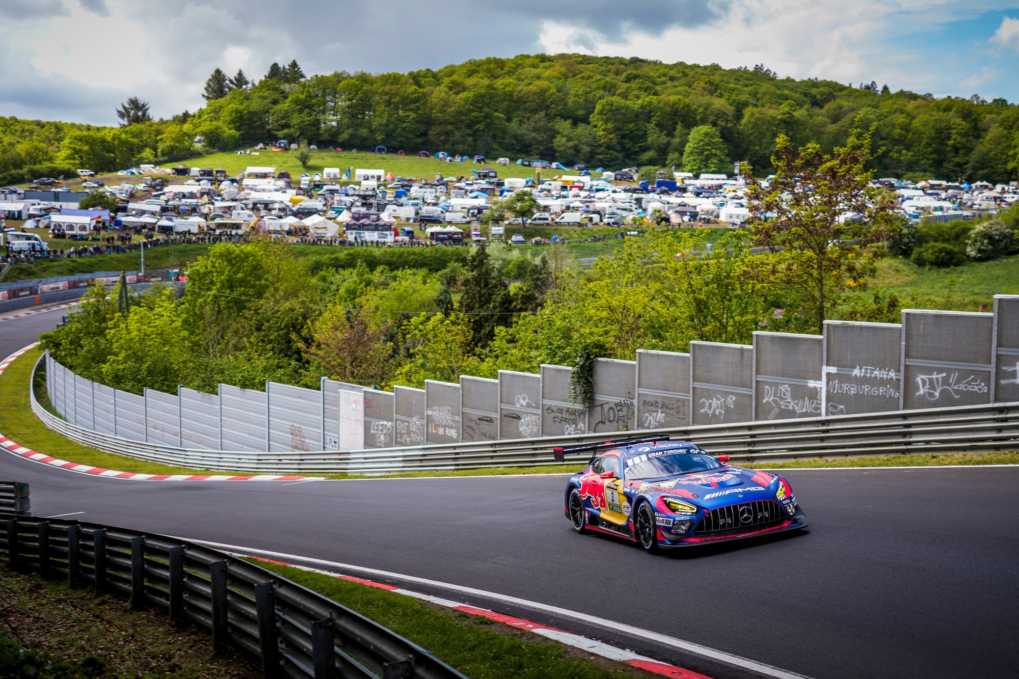 Nürburgring 24 Heures : Verstappen frôle l’exploit, la mécanique brise le rêve