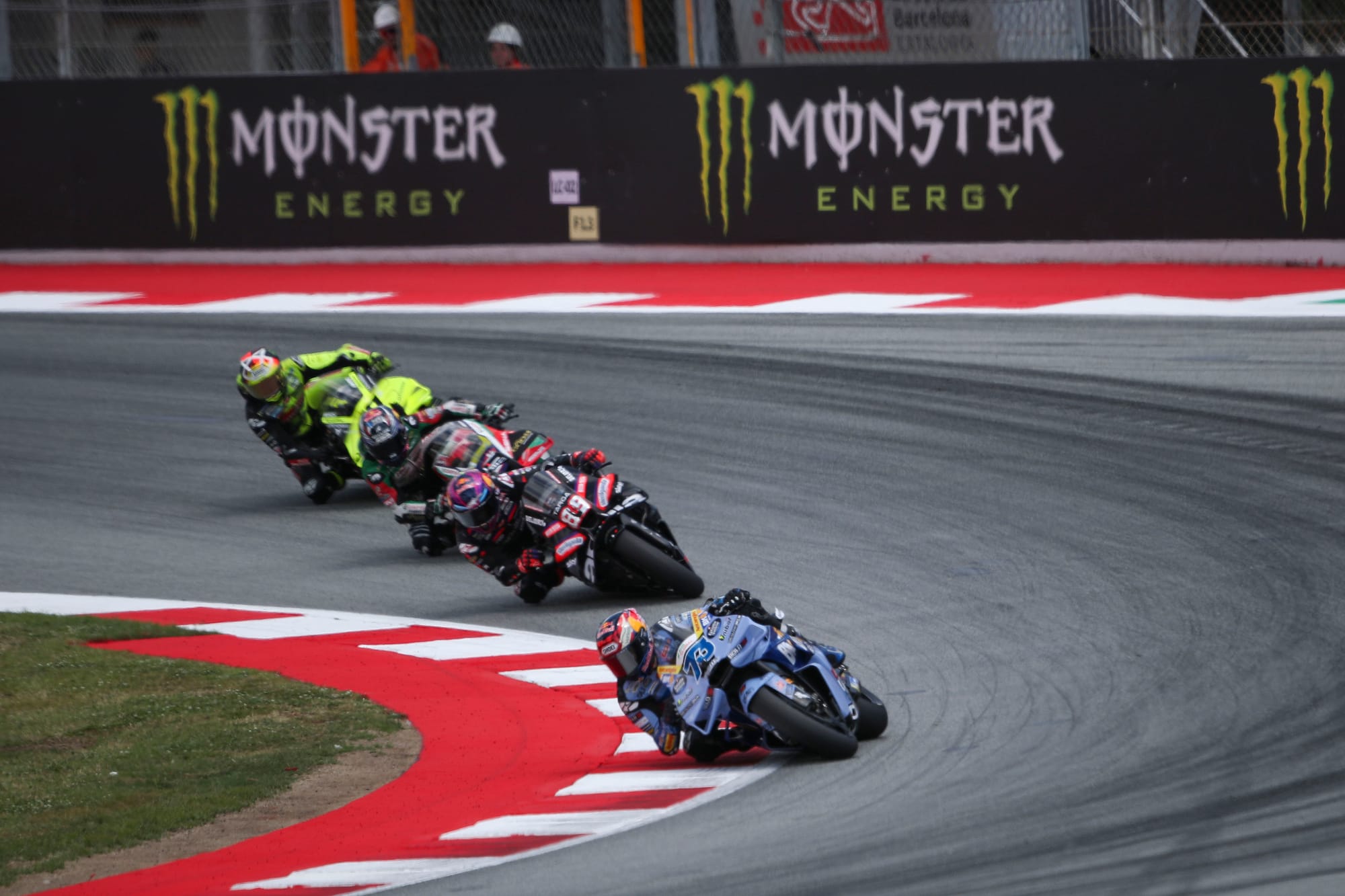 GP de Catalogne MotoGP : Alex Marquez évacué à l’hôpital après un violent enchaînement de chutes