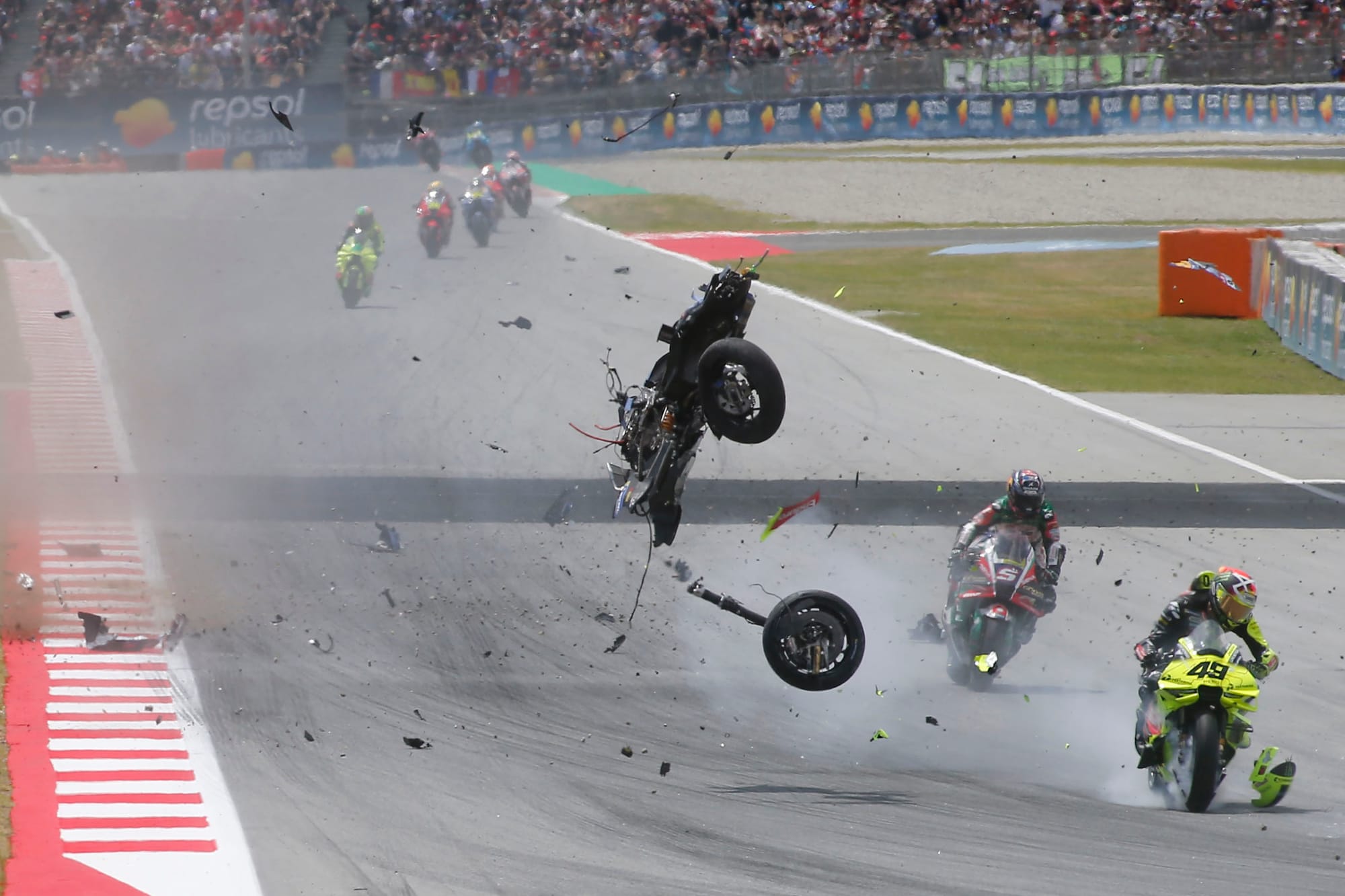 MotoGP Barcelone: Alex Marquez souffre d’une fracture cervicale et d’une clavicule après un violent crash