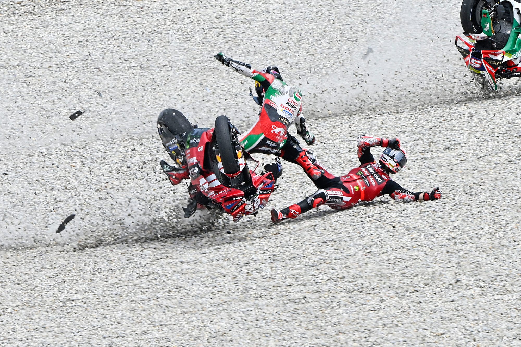 Johann Zarco blessé en Catalgne : l’opération des ligaments devra attendre