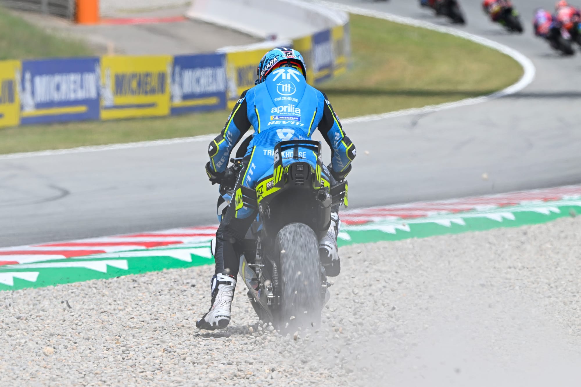 Aprilia sous tension en MotoGP : l’accrochage Fernandez-Martin relance un dilemme en 2026