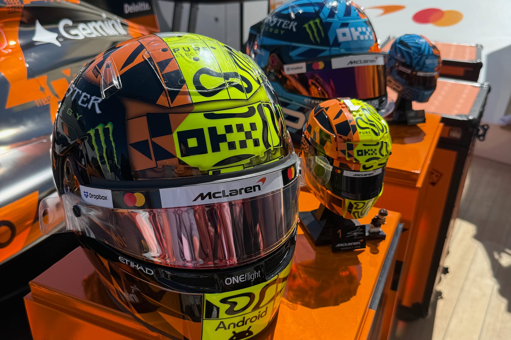 À Monaco, Norris et Piastri rouleront avec des casques inspirés de leurs créations Lego