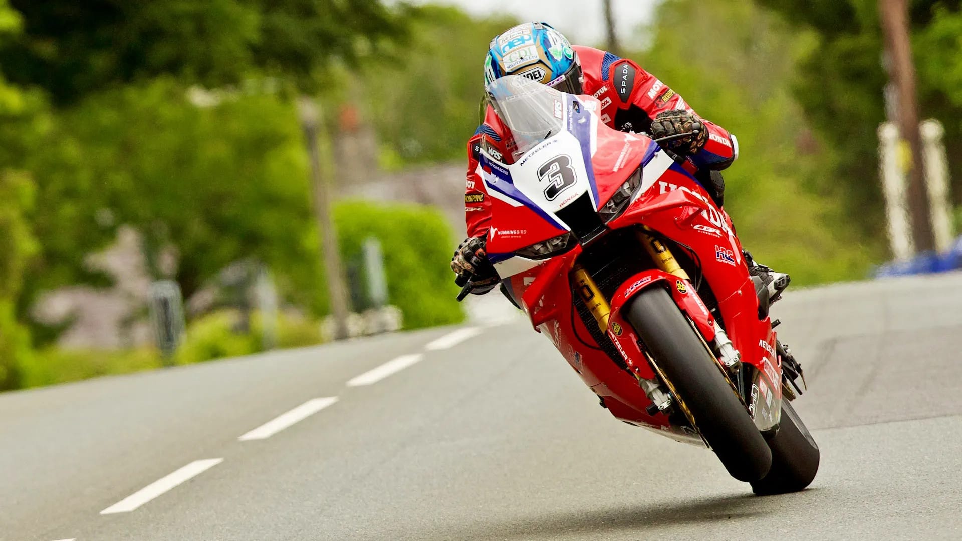 Isle of Man TT : le Senior TT raccourci à quatre tours et avancé au vendredi après une semaine bouleversée par la météo