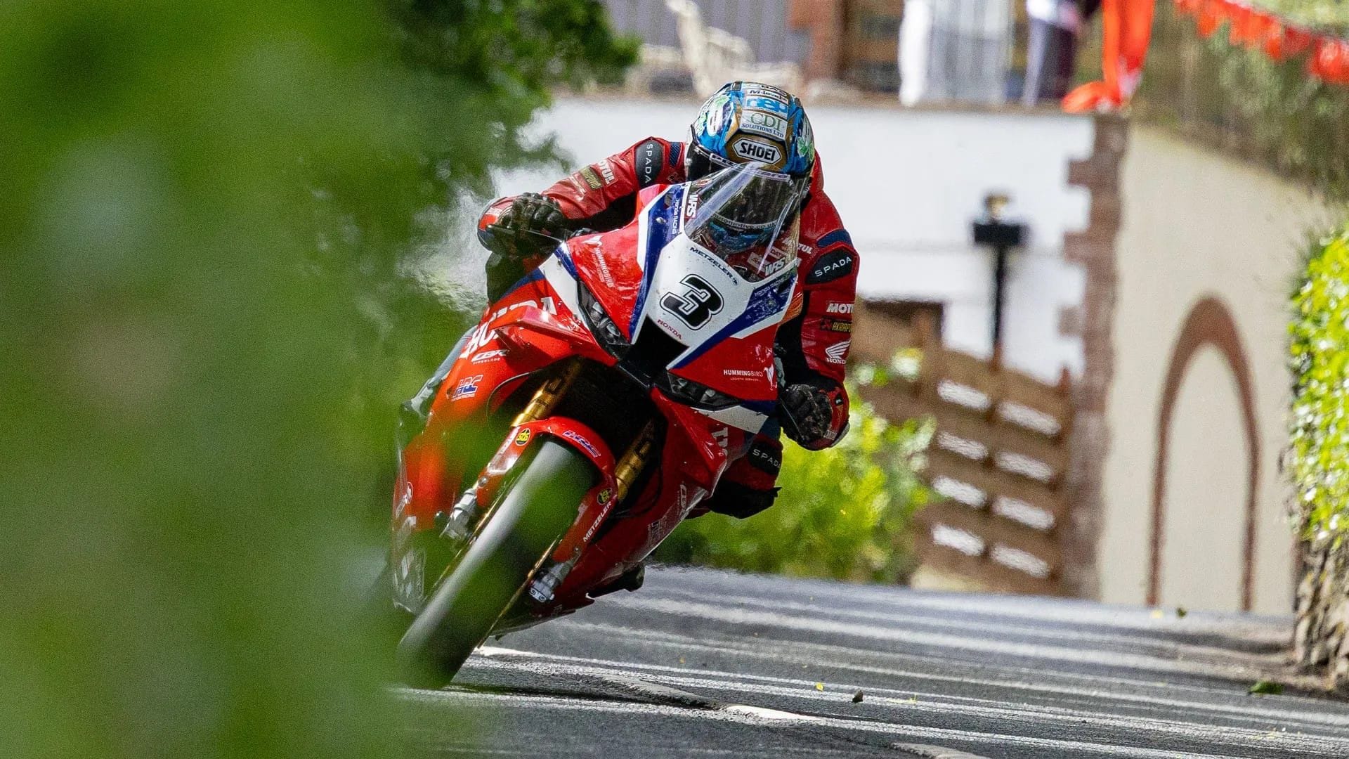 Dunlop signe une nouvelle victoire en Supersport alors que le TT reprend