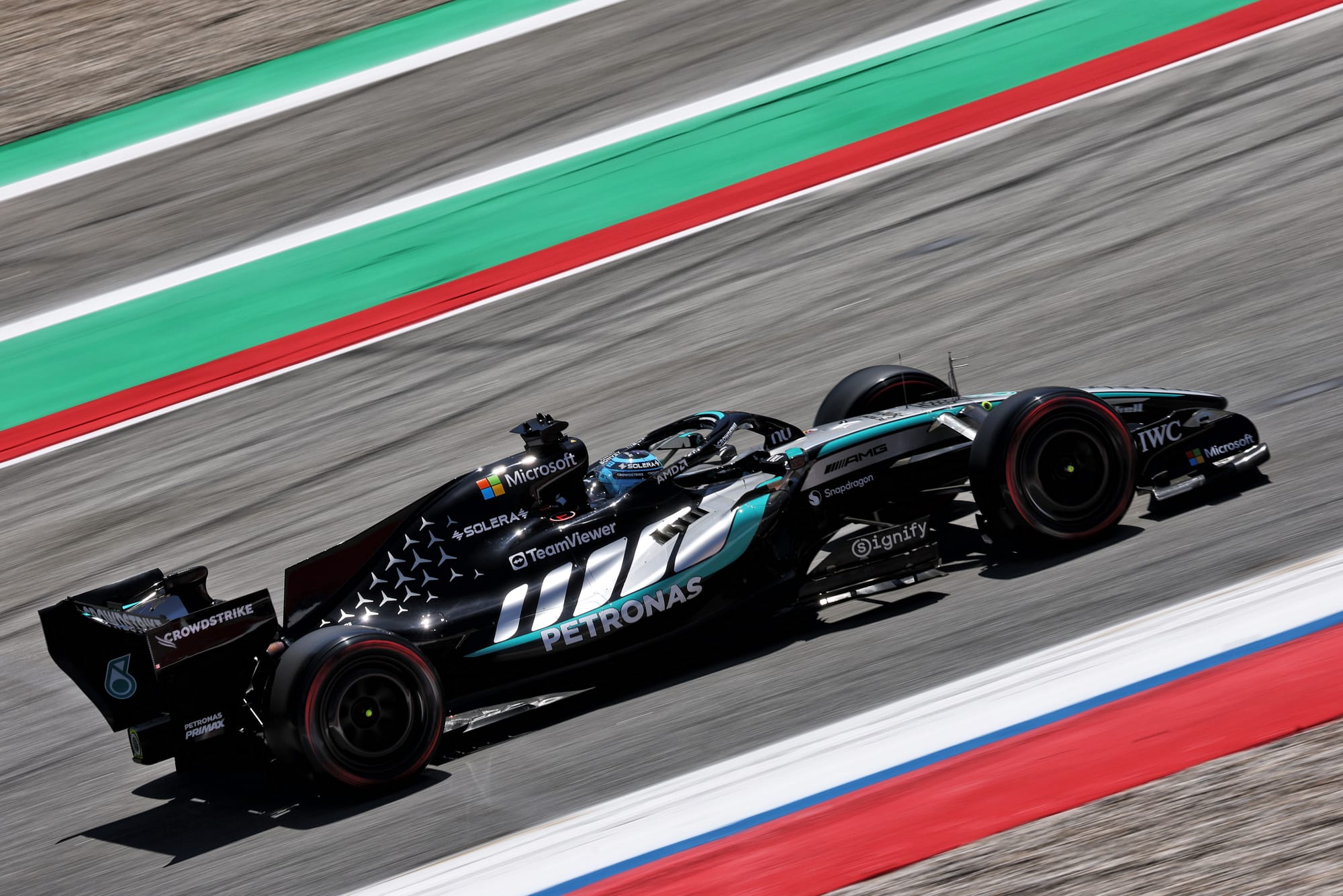Russell ouvre le GP de Barcelone en tête, Fornaroli et Aron créent la surprise en EL1