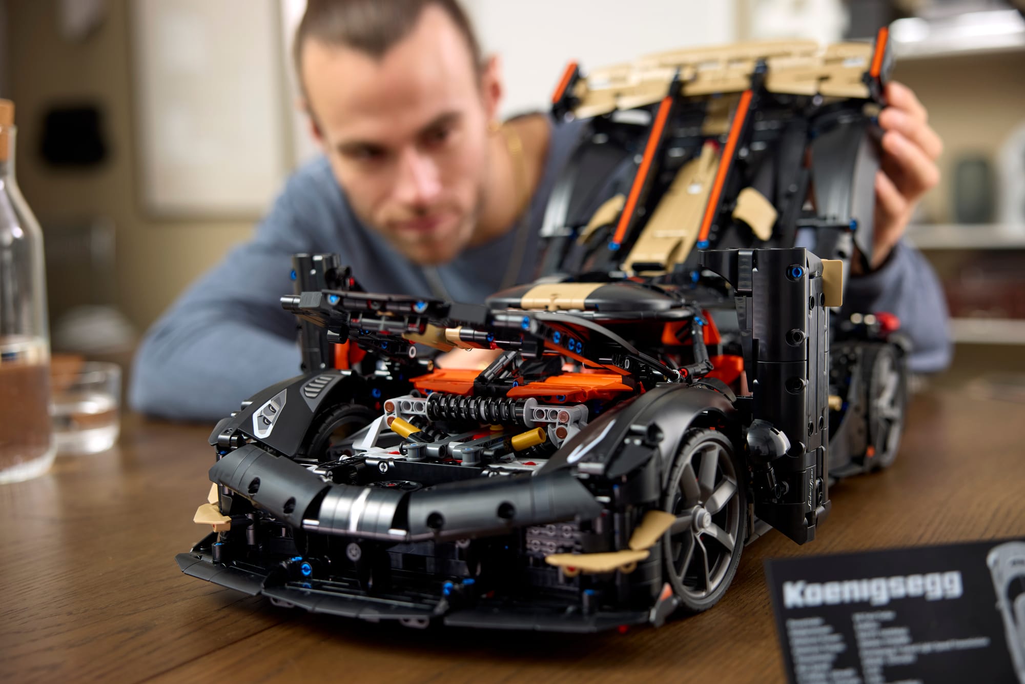 Le set Lego Technic de la Koenigsegg Sadair’s Spear en construction