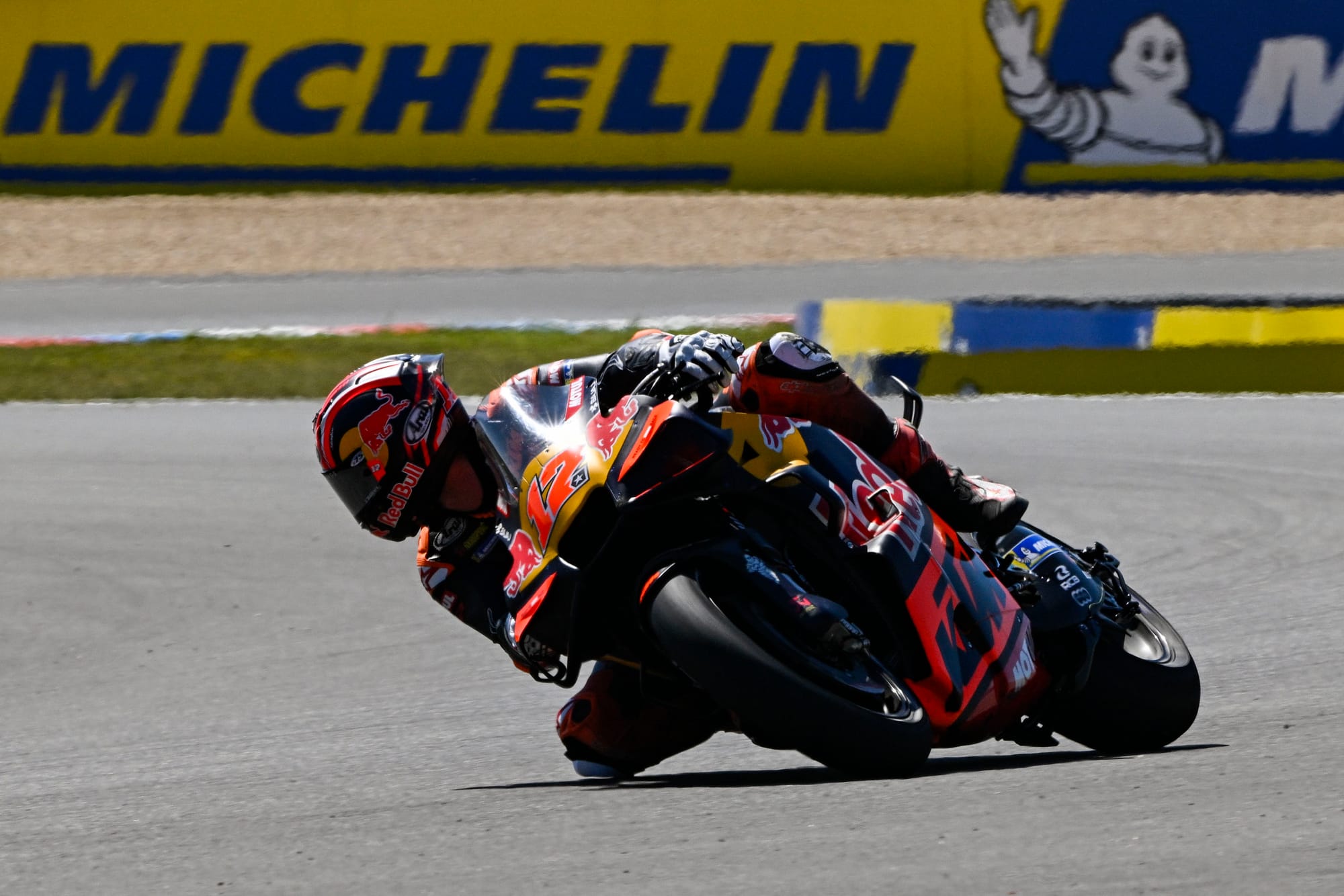 Vinales sous pression chez KTM-Tech3 : l’épaule, le contrat et l’horizon 2027