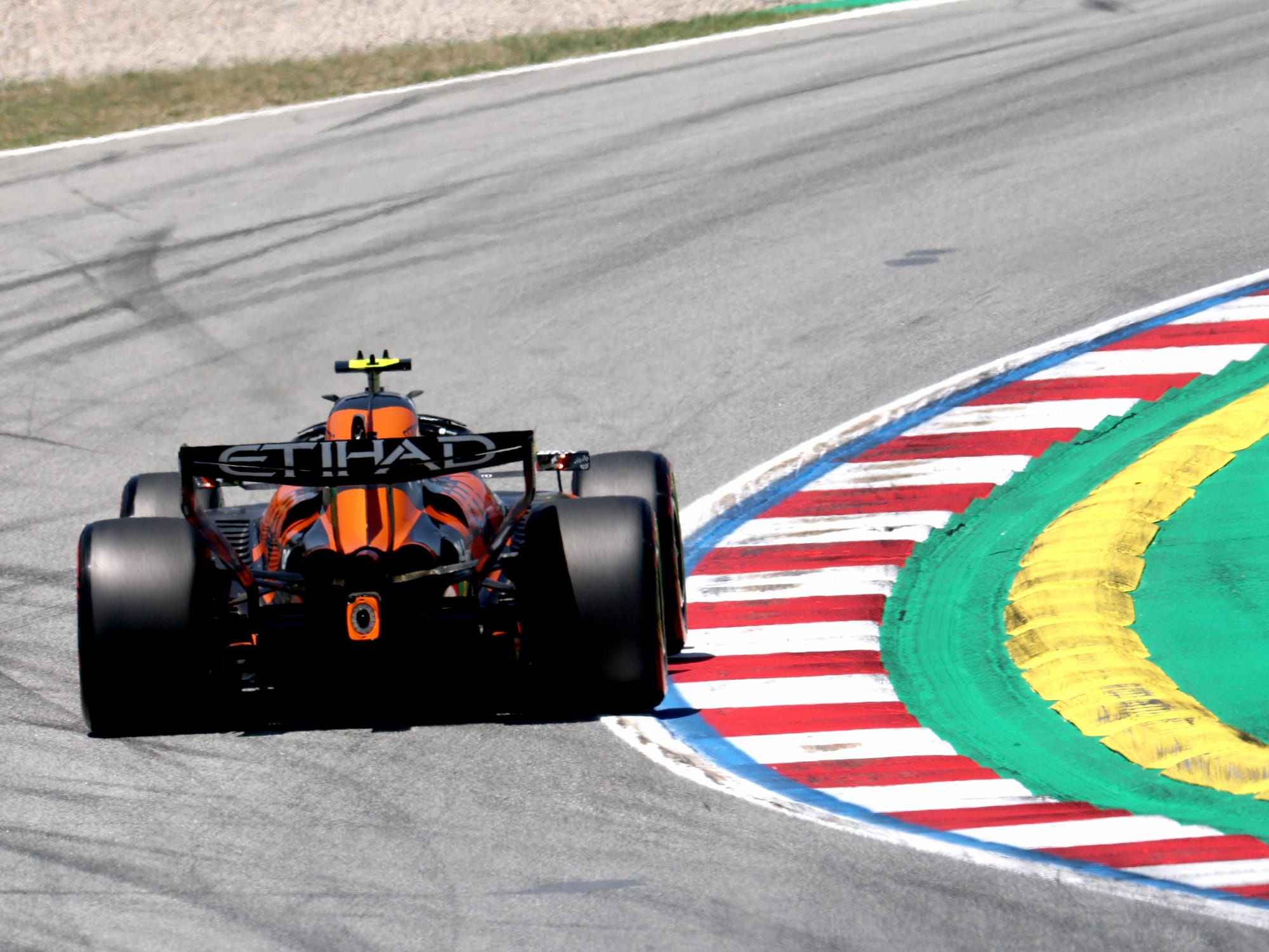 McLaren prépare une aile arrière « à l’envers » pour le Grand Prix d’Autriche