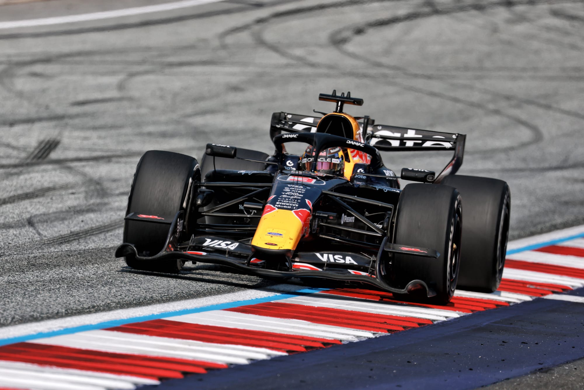 Verstappen, McLaren et la clause Red Bull : pourquoi l’été 2026 peut tout changer