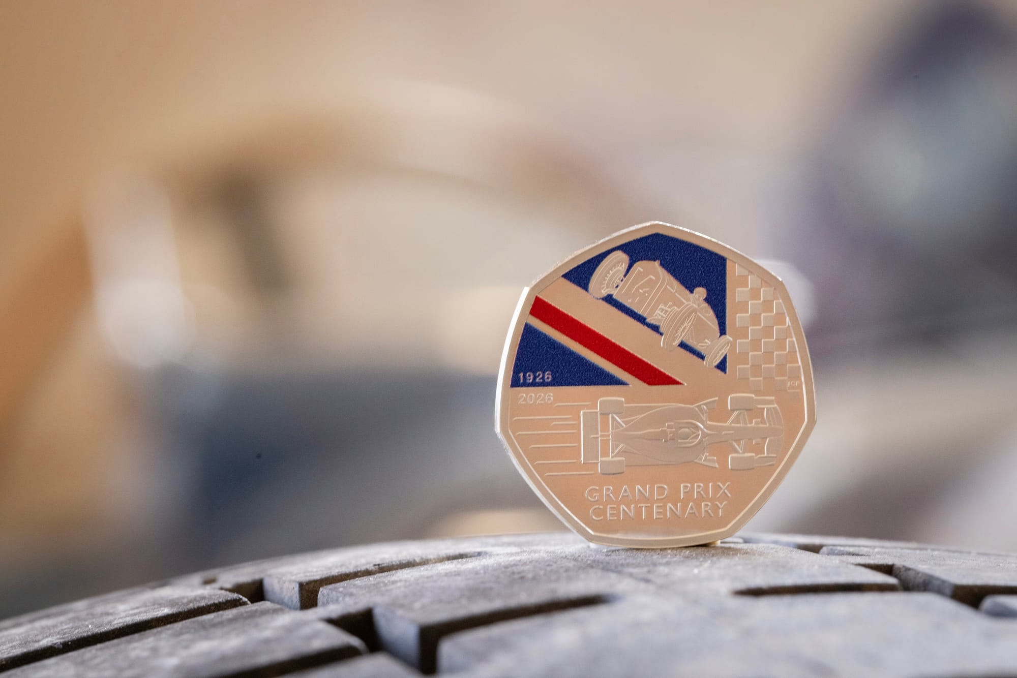 La Royal Mint dévoile une pièce de 50p pour le centenaire du Grand Prix de Grande-Bretagne