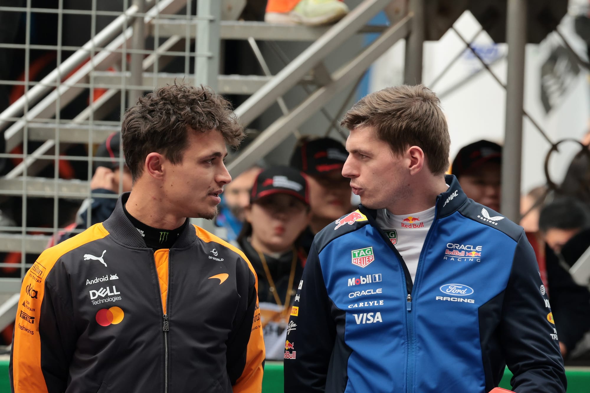 Norris calme le jeu sur Verstappen chez McLaren et réaffirme son avenir dans l’équipe