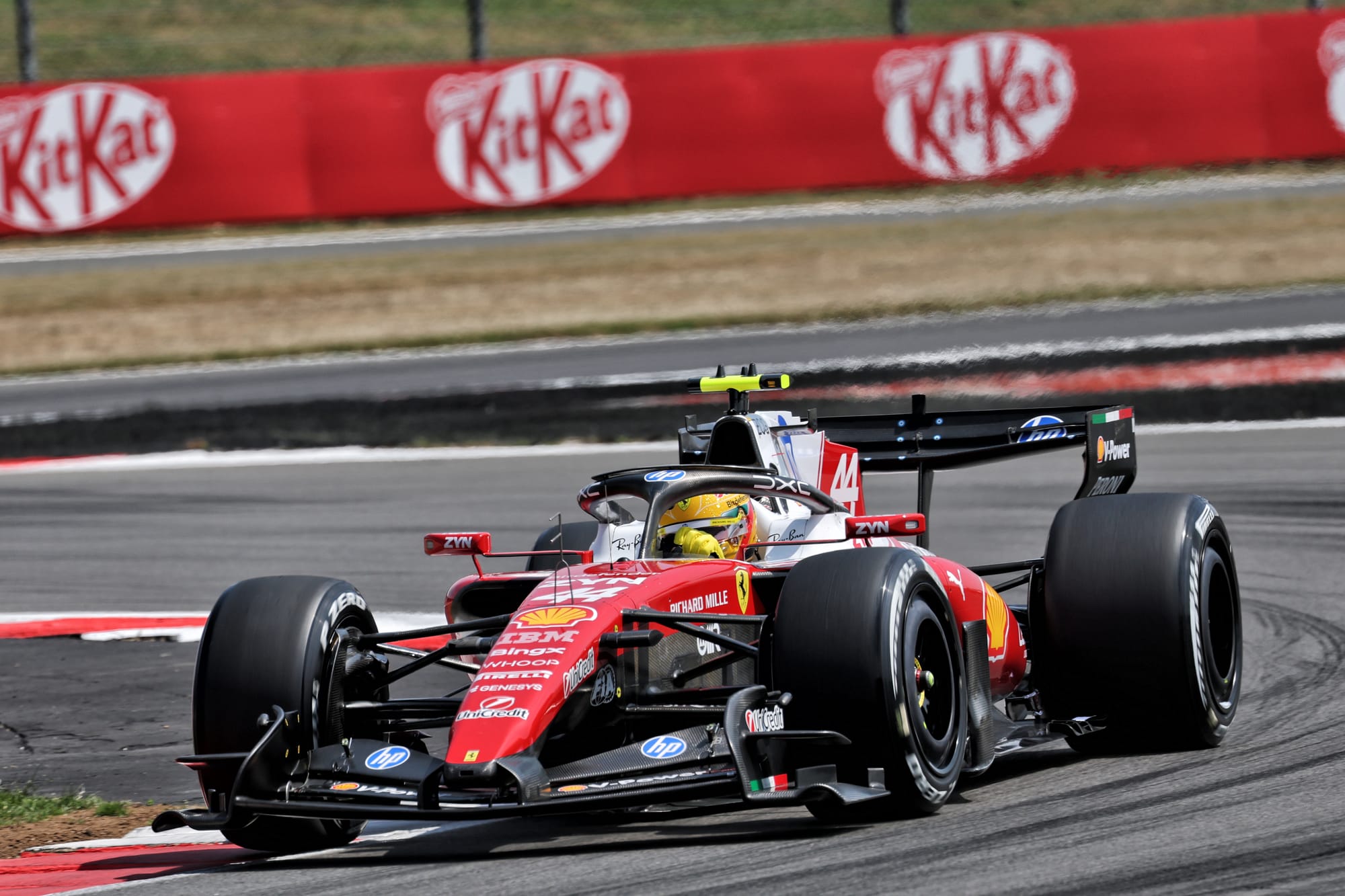 Hamilton met Ferrari en haut de la feuille des temps dès l’unique essai à Silverstone