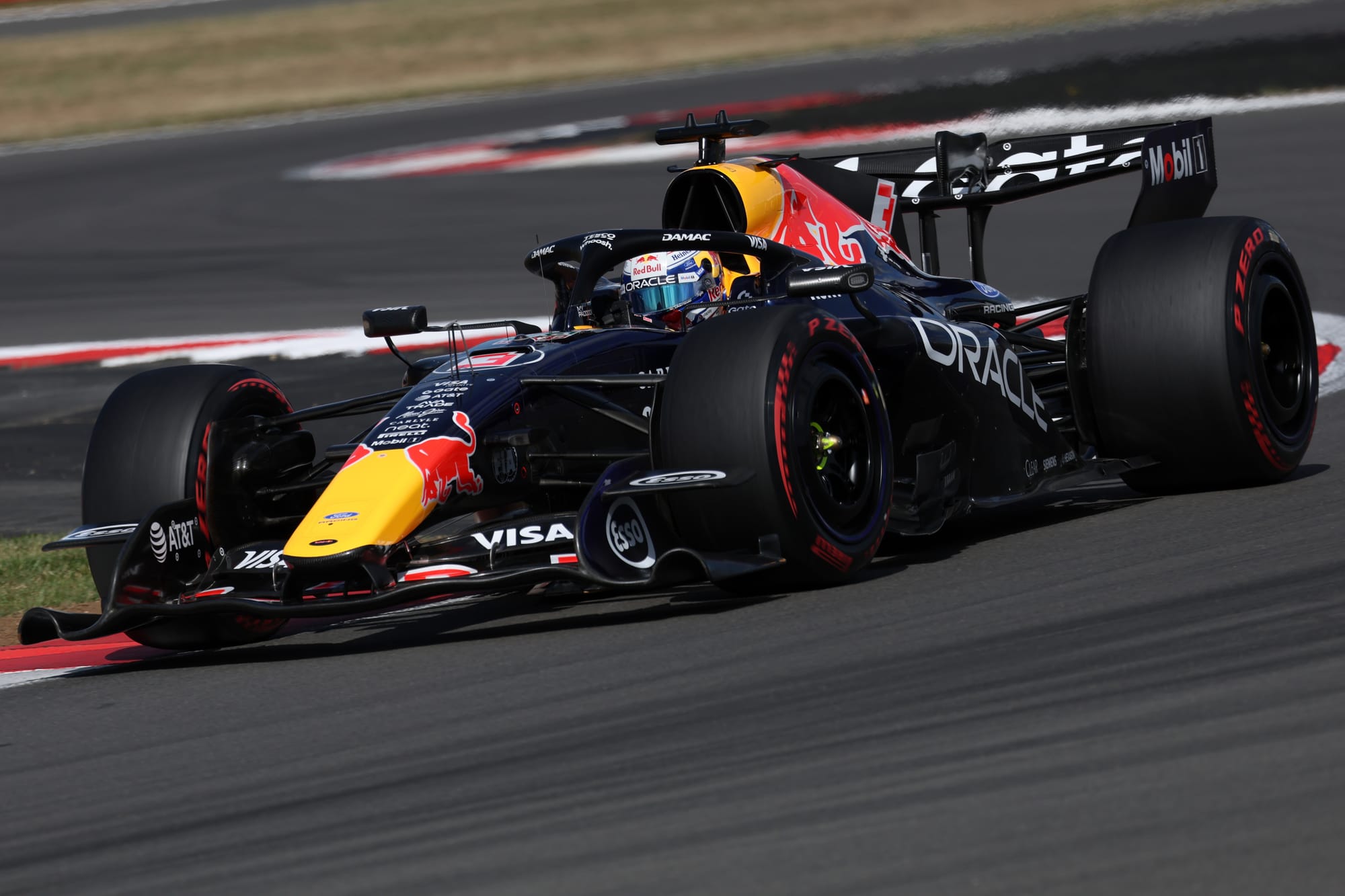 Silverstone, le grand coup d’arrêt pour Red Bull : Verstappen parle d’une performance « très, très pauvre »