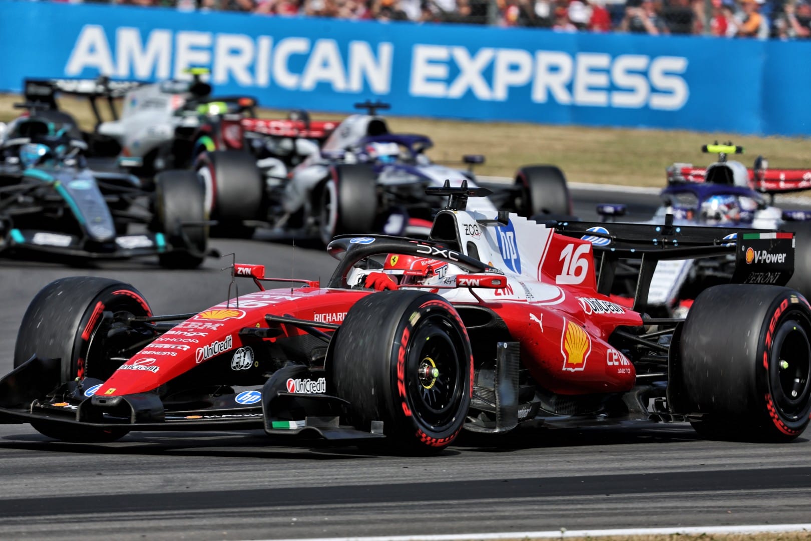 Leclerc s’impose à Silverstone au terme d’un Grand Prix britannique chaotique, Antonelli privé d’un succès probable