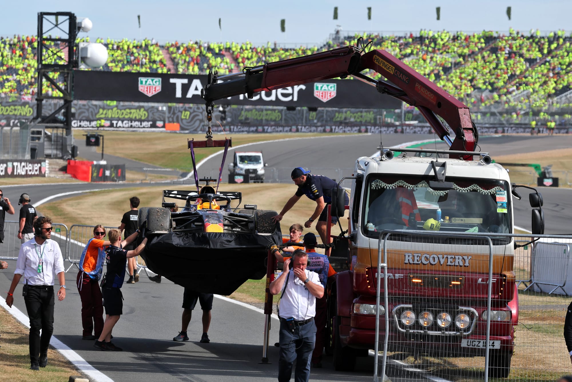 Verstappen fulmine contre Red Bull après un nouvel incident d’aileron arrière à Silverstone